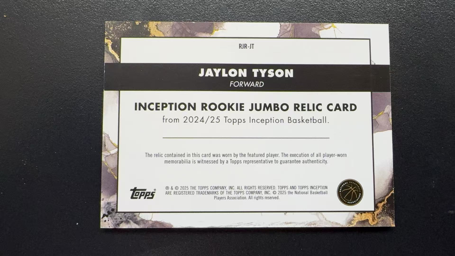 【Pw代卖】2024-25Topps Inception盗梦 Jaylon Tyson 杰隆 泰森 骑士 新秀 RC 横版 大窗亲穿物料 卡品如图 收藏必备 萝卜哥
