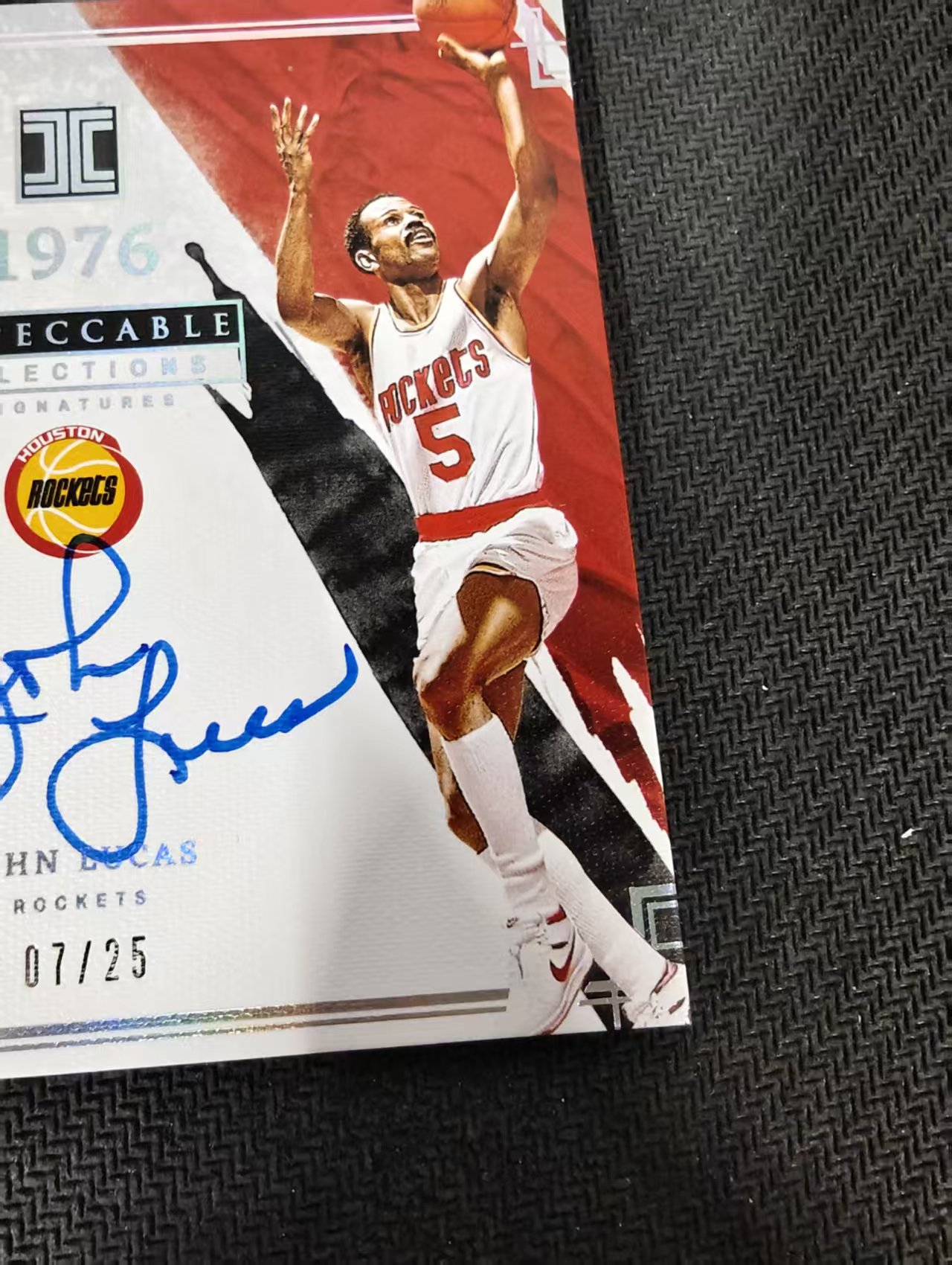 【汽水拍卖】2021-22 Panini Impeccable John Lucas 小真金 火箭 约翰 卢卡斯 签字 卡签 25编 边角瑕疵