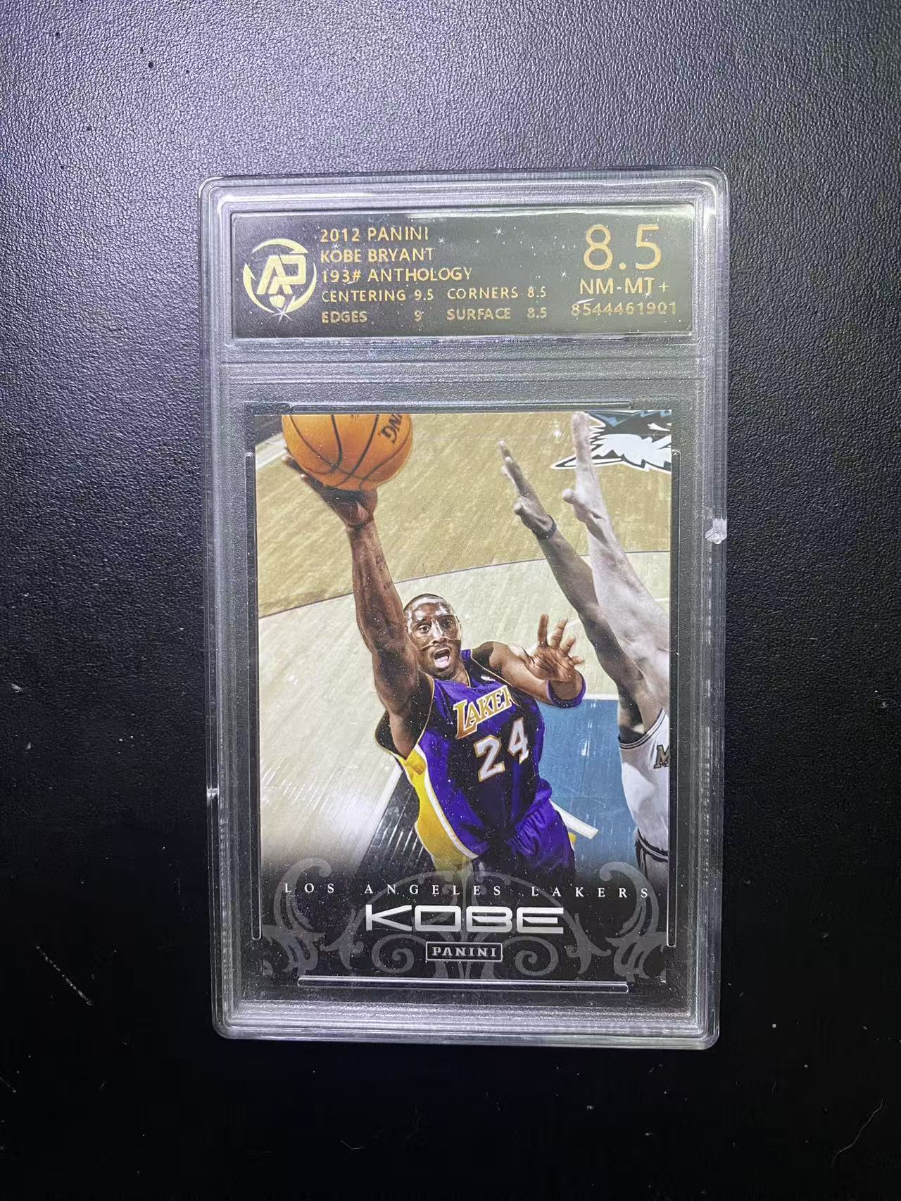 2011-12 Panini Kobe Anthology Kobe Bryant 湖人 名宿 科比 布莱恩特 补偿包 选图帅气 评级 RPA8.5分 卡品如图 值得收藏 dm