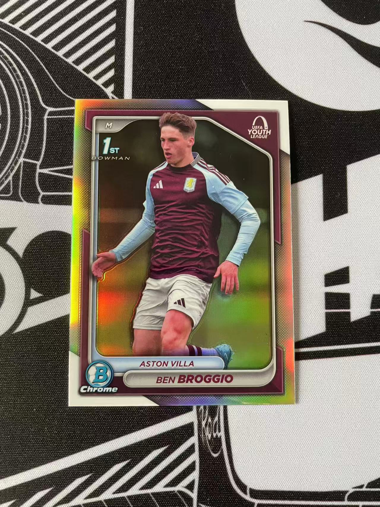 2025 Topps Chrome Ben Broggio 欧冠 欧战Tc 阿斯顿维拉 RC 布罗吉奥 布洛吉奥 银折 折射 新秀 欧青赛 首秀 1st 卡品如图 凑套必备