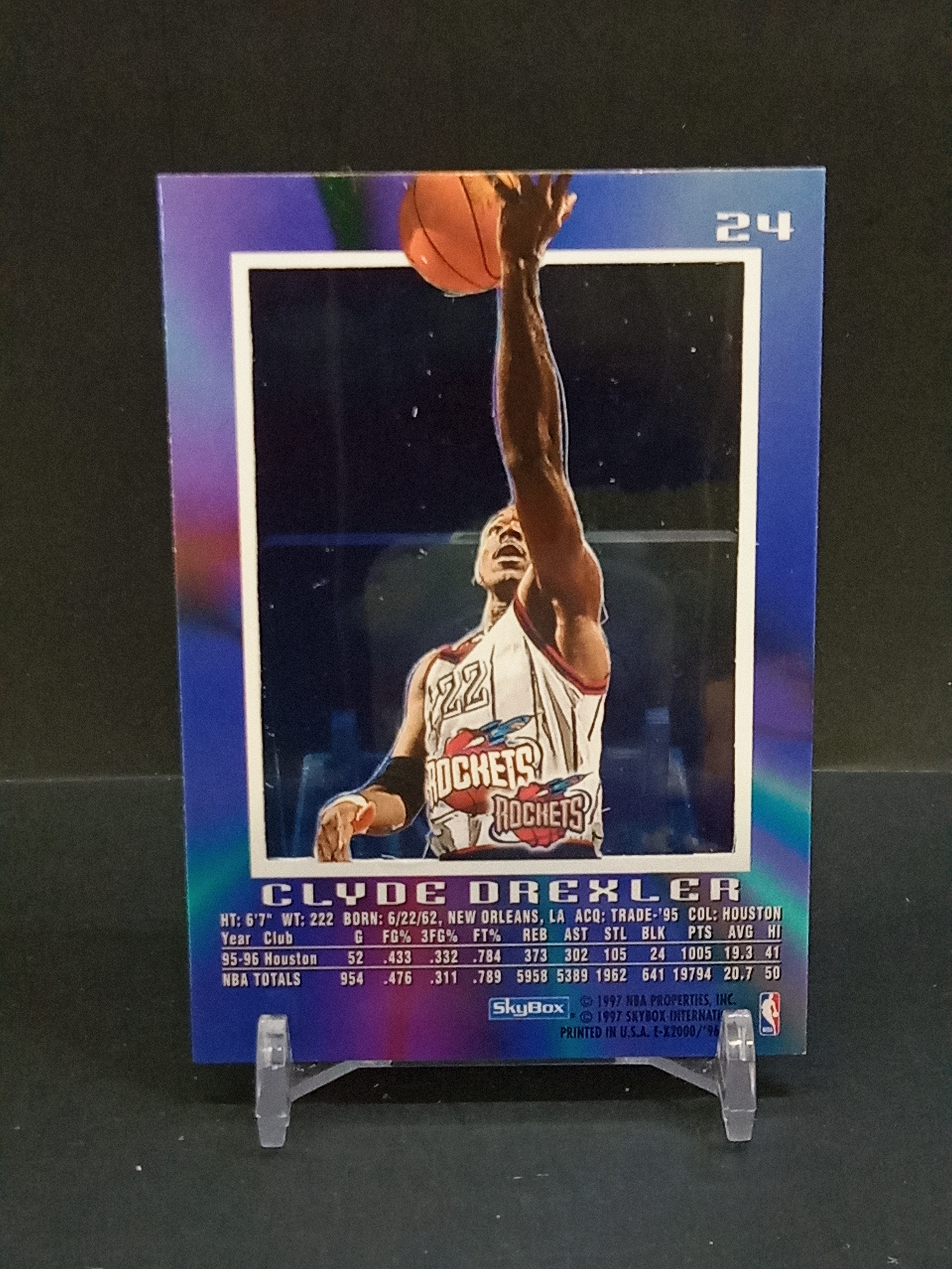 【DC拍卖】9.29小科比(微瑕)`1996-97 Skybox E-X2000 #24 Clyde Drexler 克莱德德雷克斯勒 休斯顿火箭 蓝彩渐变胶片折射老球星卡`