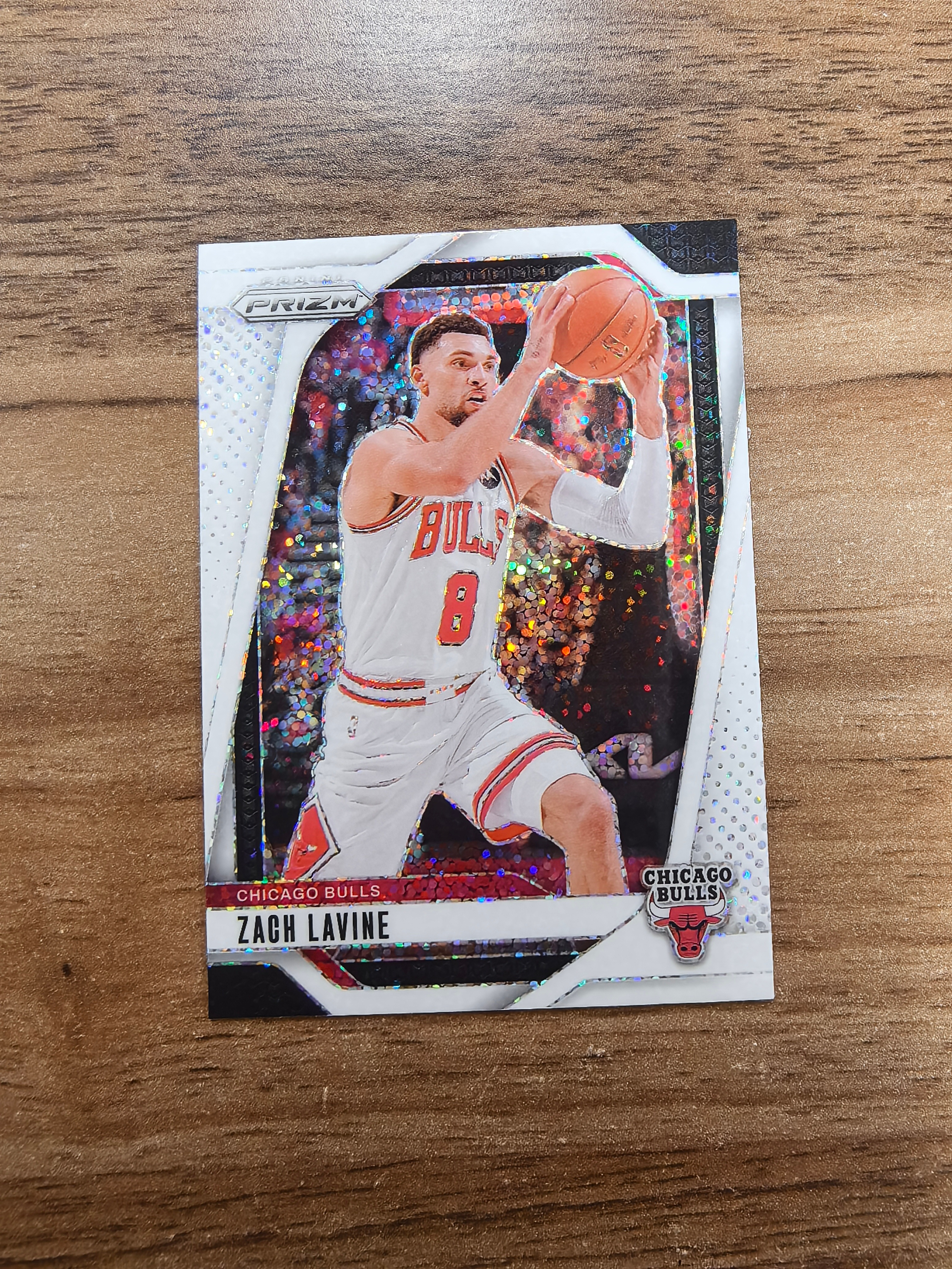 2024-25 Panini Prizm Zach LaVine PZ 公牛 扎克拉文 白点点折 折射 微瑕 实卡精美 卡品如图 收藏必入 流浪