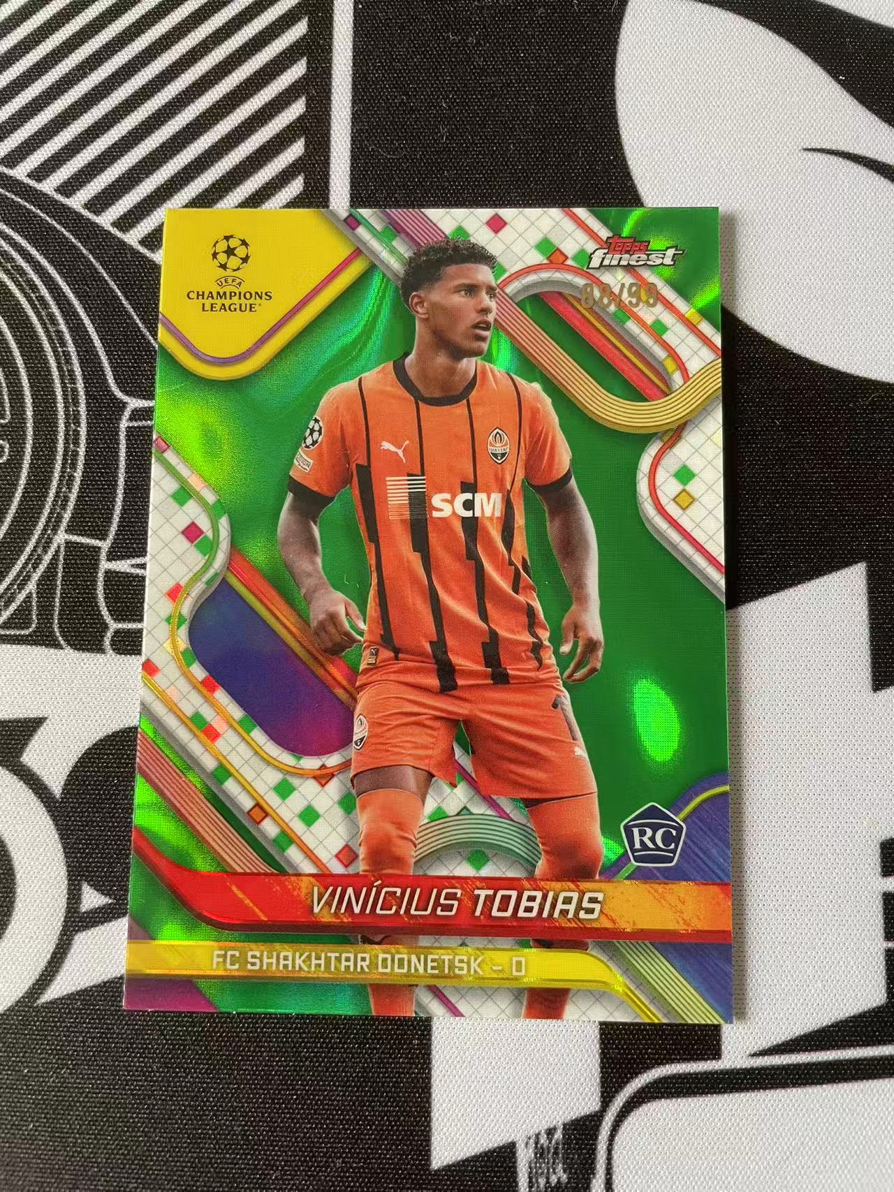 2025 Topps Finest Vinicius Tobias 欧冠 欧战 TC 顿涅茨克矿工 维尼修斯 托比亚斯 RC 新秀 /99 绿熔岩折 凑套必备 卡品如图