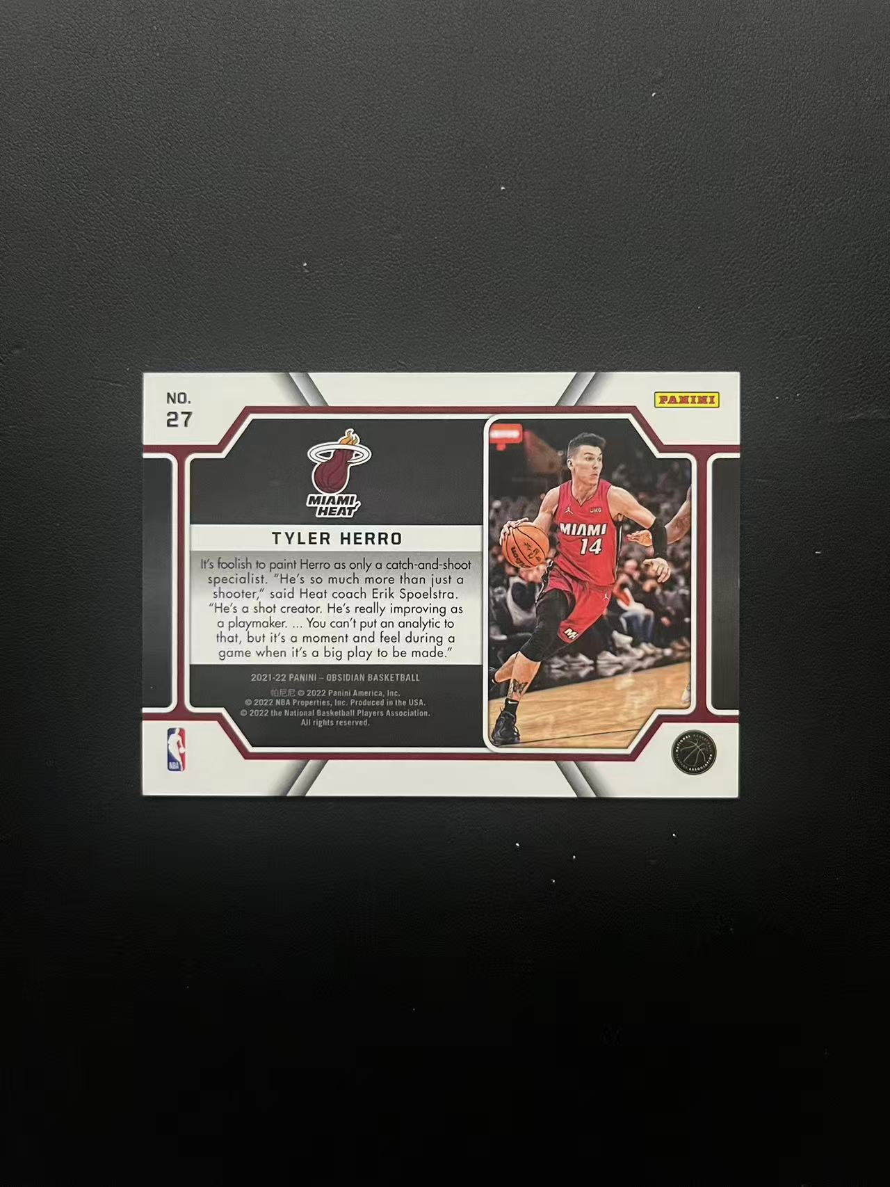 2021-22 Panini Obsidian Tyler Herro 《王中王代卖》黑曜石系列 迈阿密热火 泰勒 希罗 折射 青折 Pitch Black 特卡 轻印 边角微白 瑕疵如图 J7