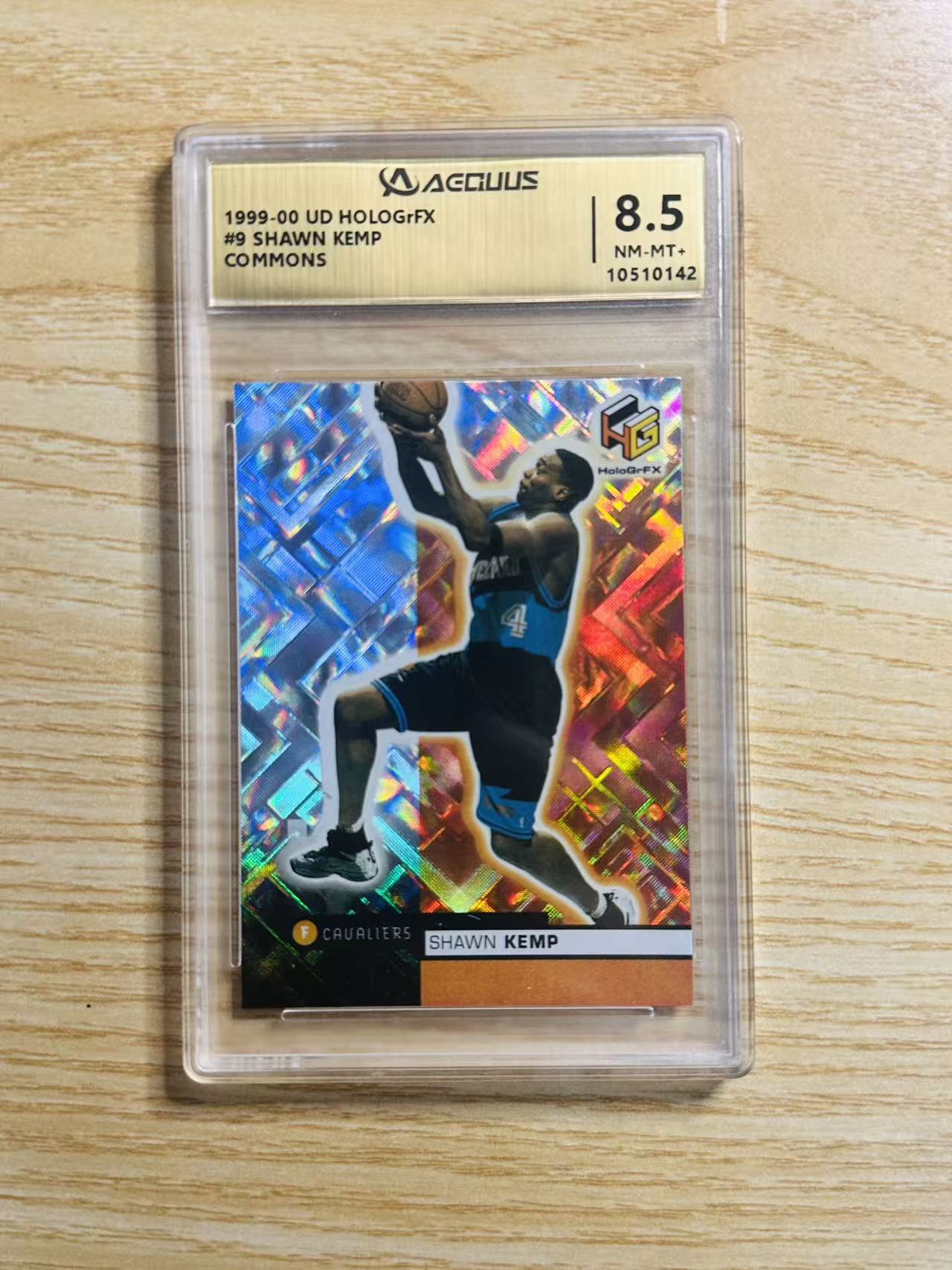 1999-00 Upper Deck Trilogy Shawn Kemp 嘿嘿代卖 肖恩 坎普 雨人 折射 老卡 老特 骑士 RPA8.5 收藏必备