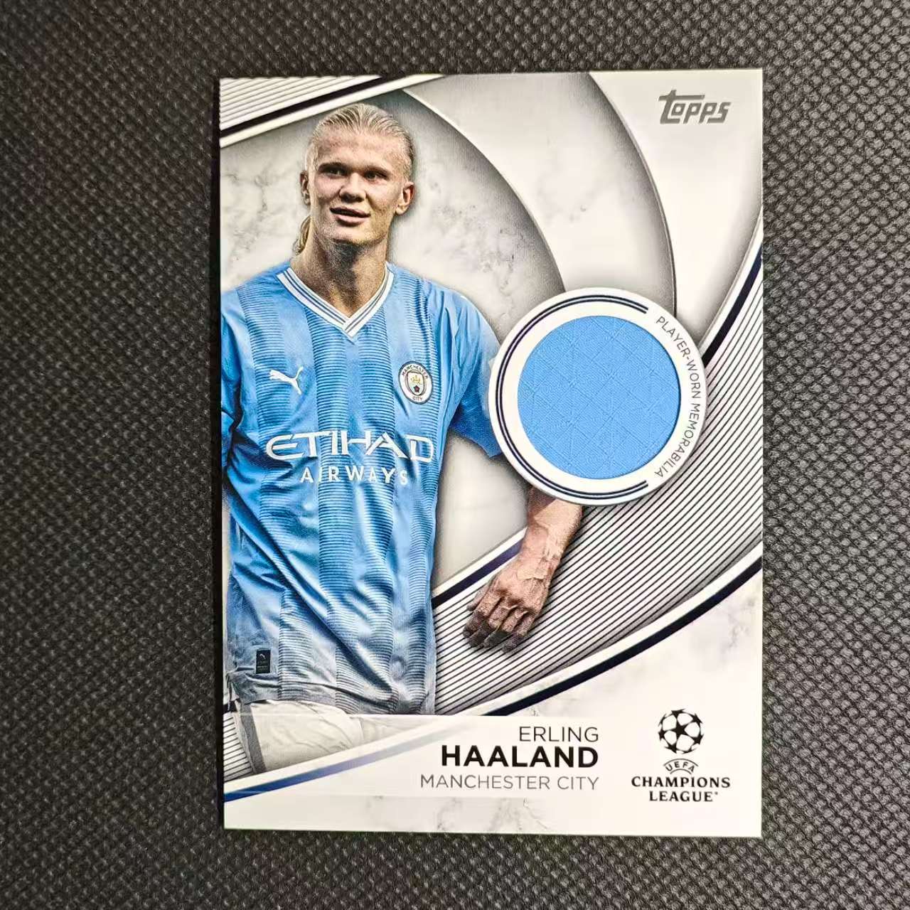 2024 Topps 欧战UCC Erling Haaland 面包#曼城 哈兰德 球衣物料 队盒 实物切割 卡品细节看图