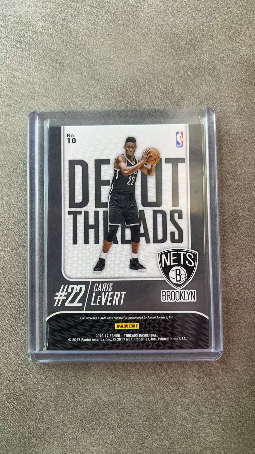 1288【330球星卡实体店代卖】2016-17 帕尼尼 THREADS Caris LeVert 卡里斯 勒维尔 篮网 新秀RC 09/25编 球衣实物 仅顺丰寄付 (EMINEM)