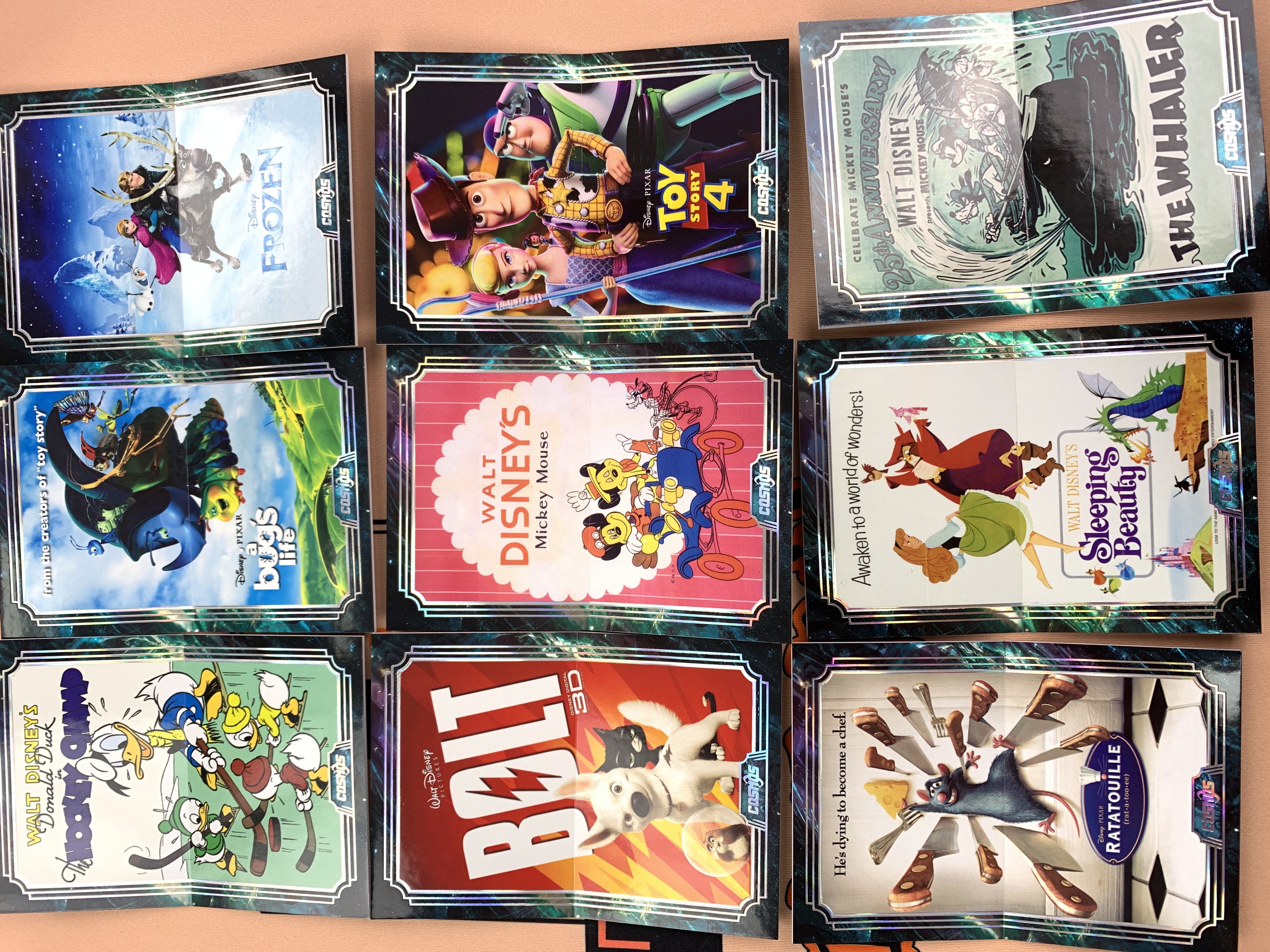 2025 Kakawow Disney 迪士尼cosmos 9张lot 海报小书 不重复 签字 关联:米奇 米妮 史迪奇 小熊维尼 乐佩 艾莎 贝儿 爱丽儿 topps 1