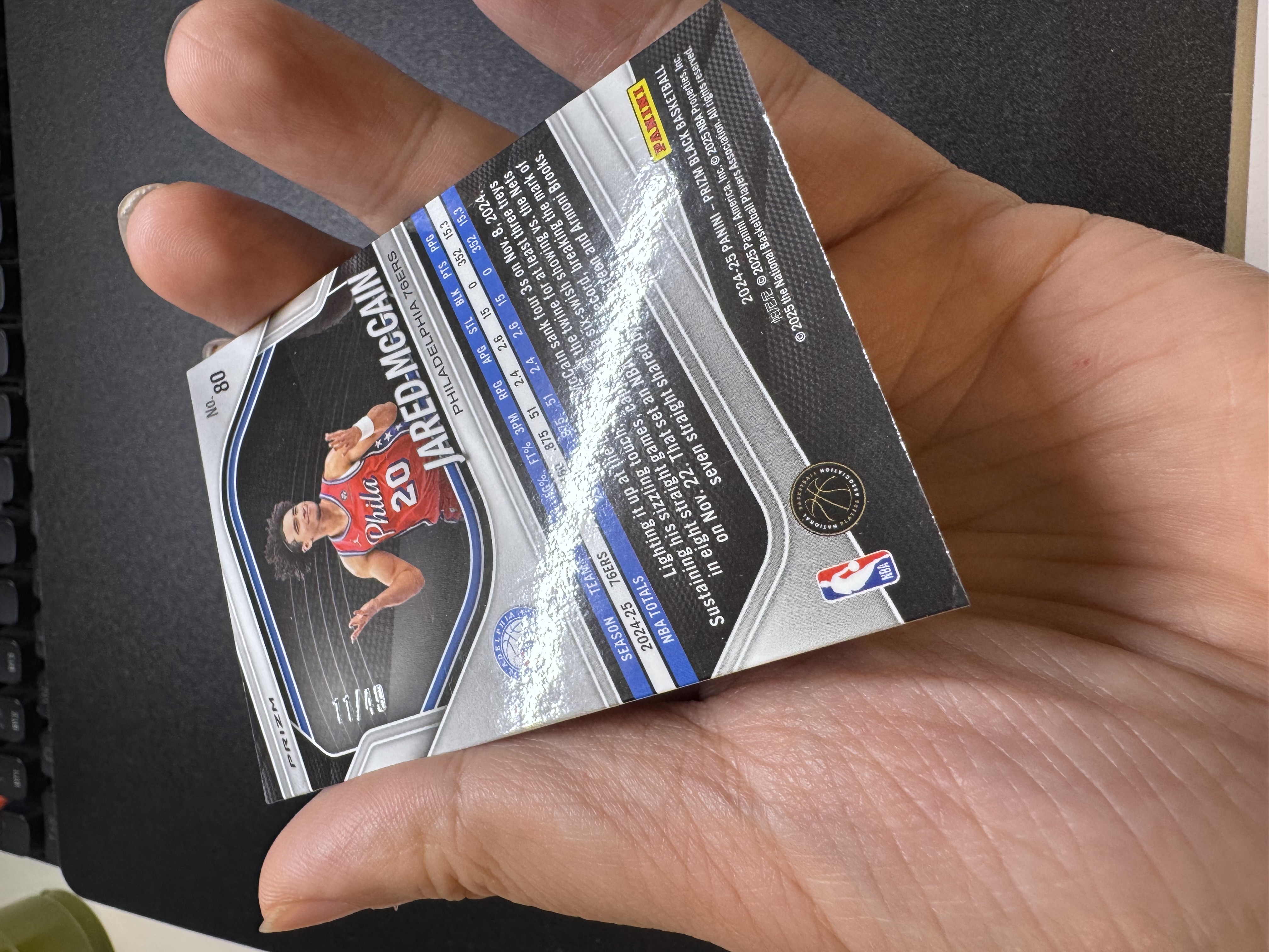 2024-25 Panini Prizm Black Jared McCain RC 76人 贾里德麦凯恩 新秀 11/49编 紫碎冰折 折射 微瑕 实卡精美 卡品如图 收藏必入