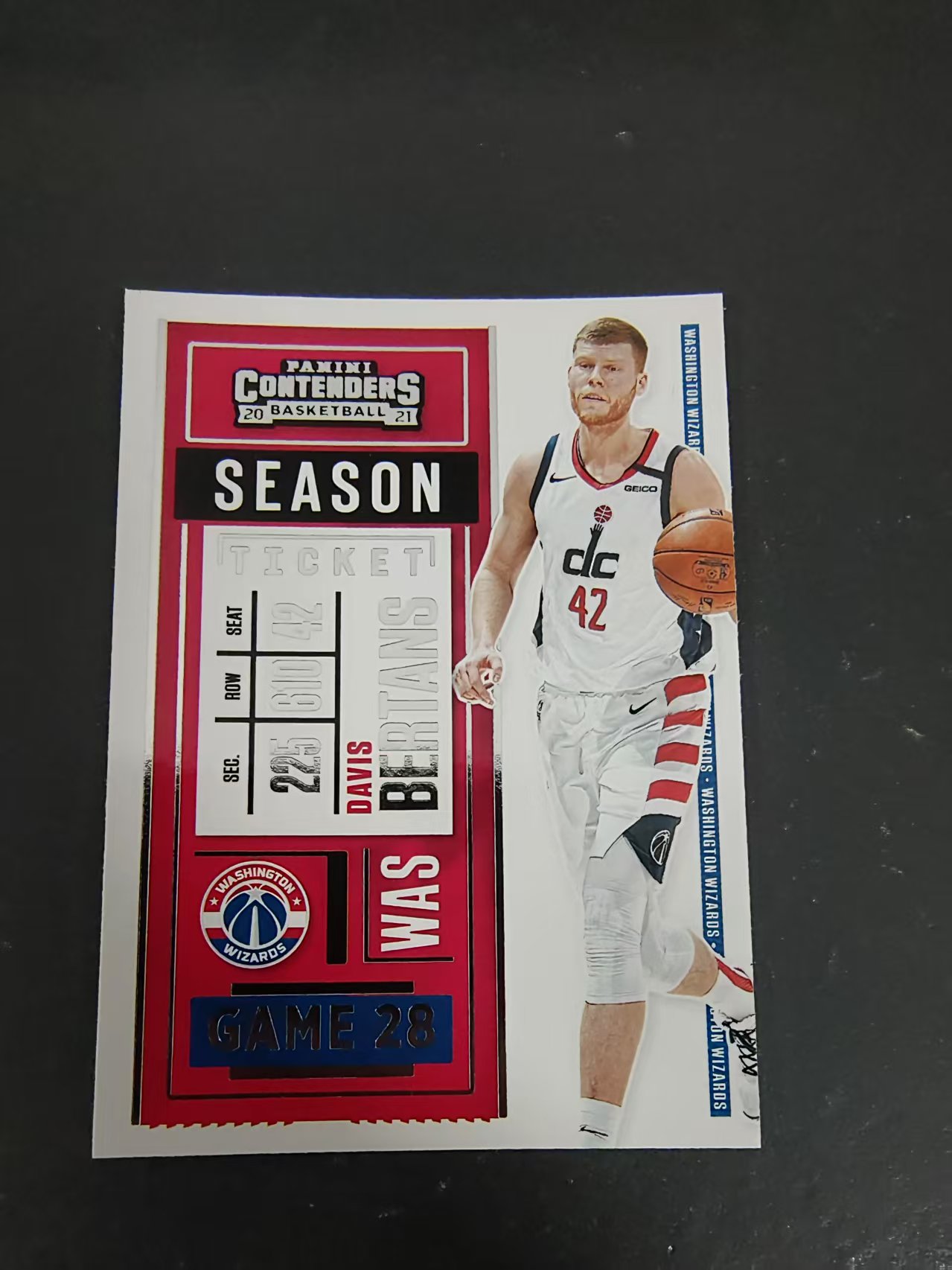 【可合并，不累计】2020-21 Panini Contenders Davis Bertans 奇才 戴维斯 贝尔坦斯 球票 边角瑕疵 #62
