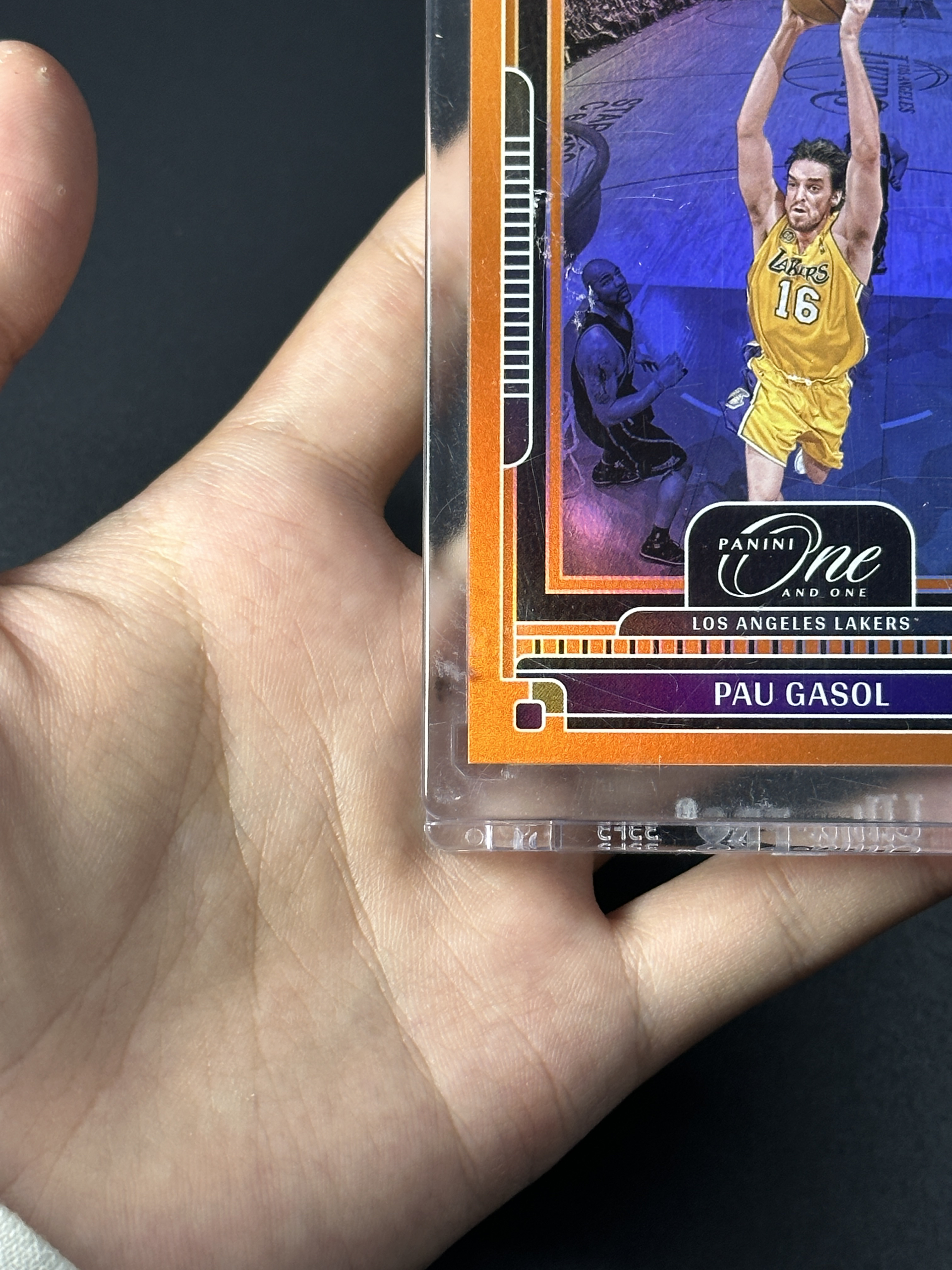 2024-25 Panini One and One Pau Gasol 保罗加索尔 湖人 49编 base 橙折 折射 原封砖微瑕