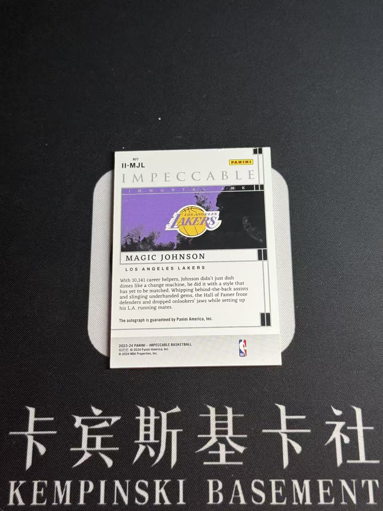 2023-24 Panini Impeccable Magic Johnson 【小来】魔术师 约翰逊 湖人 名宿 75大 控卫之神 小真金 油画材质 INK签 25编 超低编 瑕疵如图
