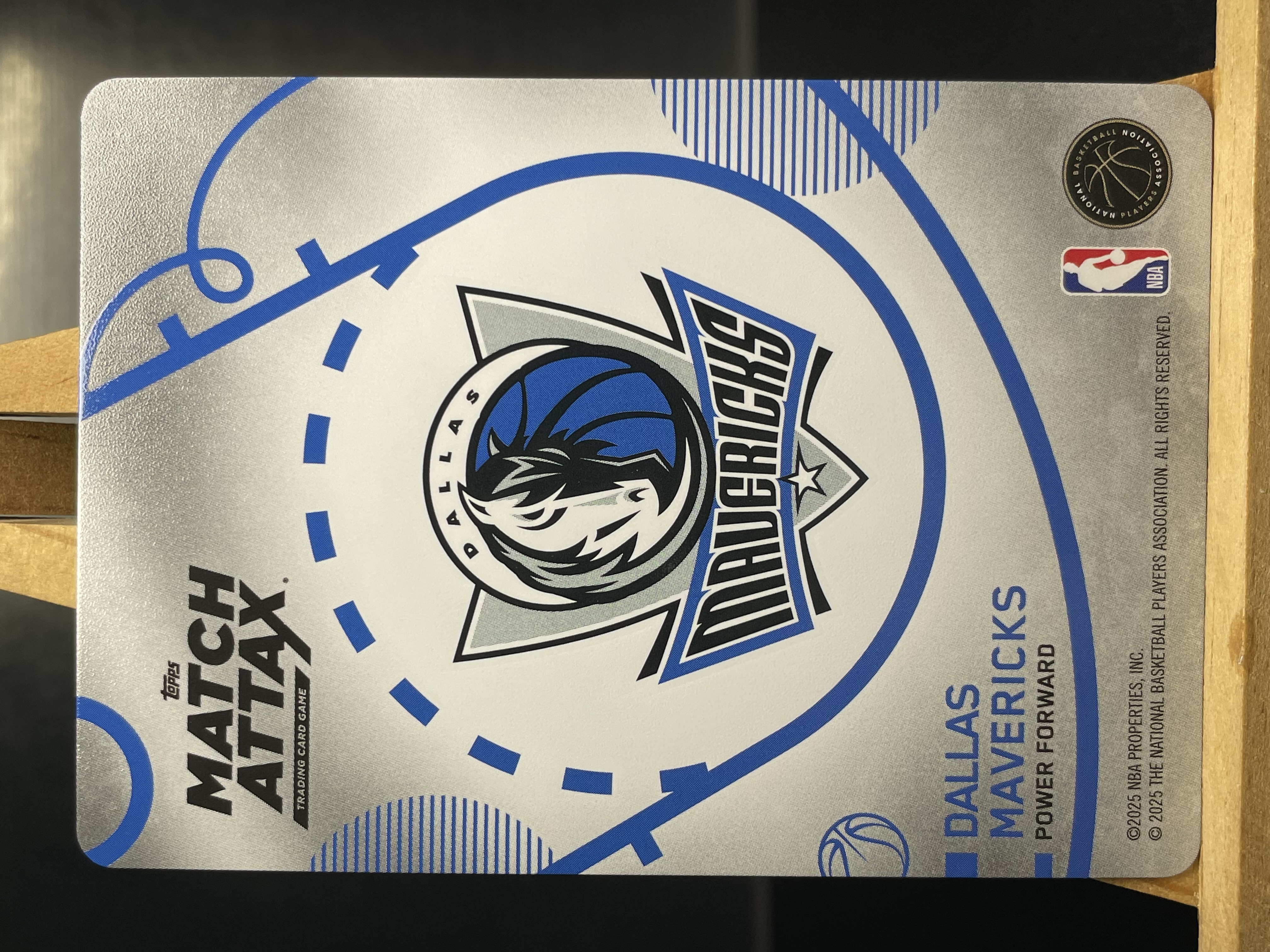 (A11) 2025 Topps 折射 浓眉 安东尼 戴维斯 独行侠 近期大热球星 收藏凑套必备 卡品如图 !!!