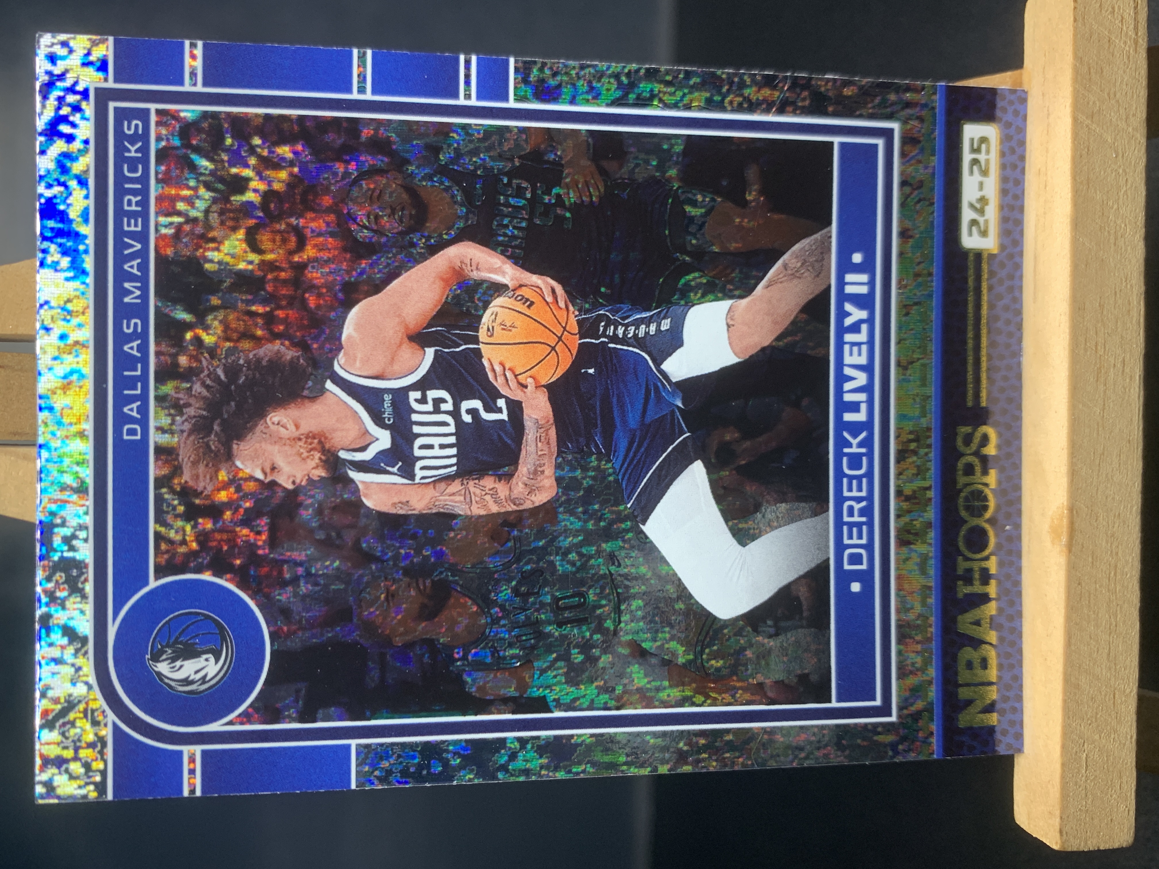 (B4) 2023-24 PANINI HOOPS 碎花折 德里克 莱夫利二世 独行侠 实卡好看 收藏凑套必备 边角小白!!!