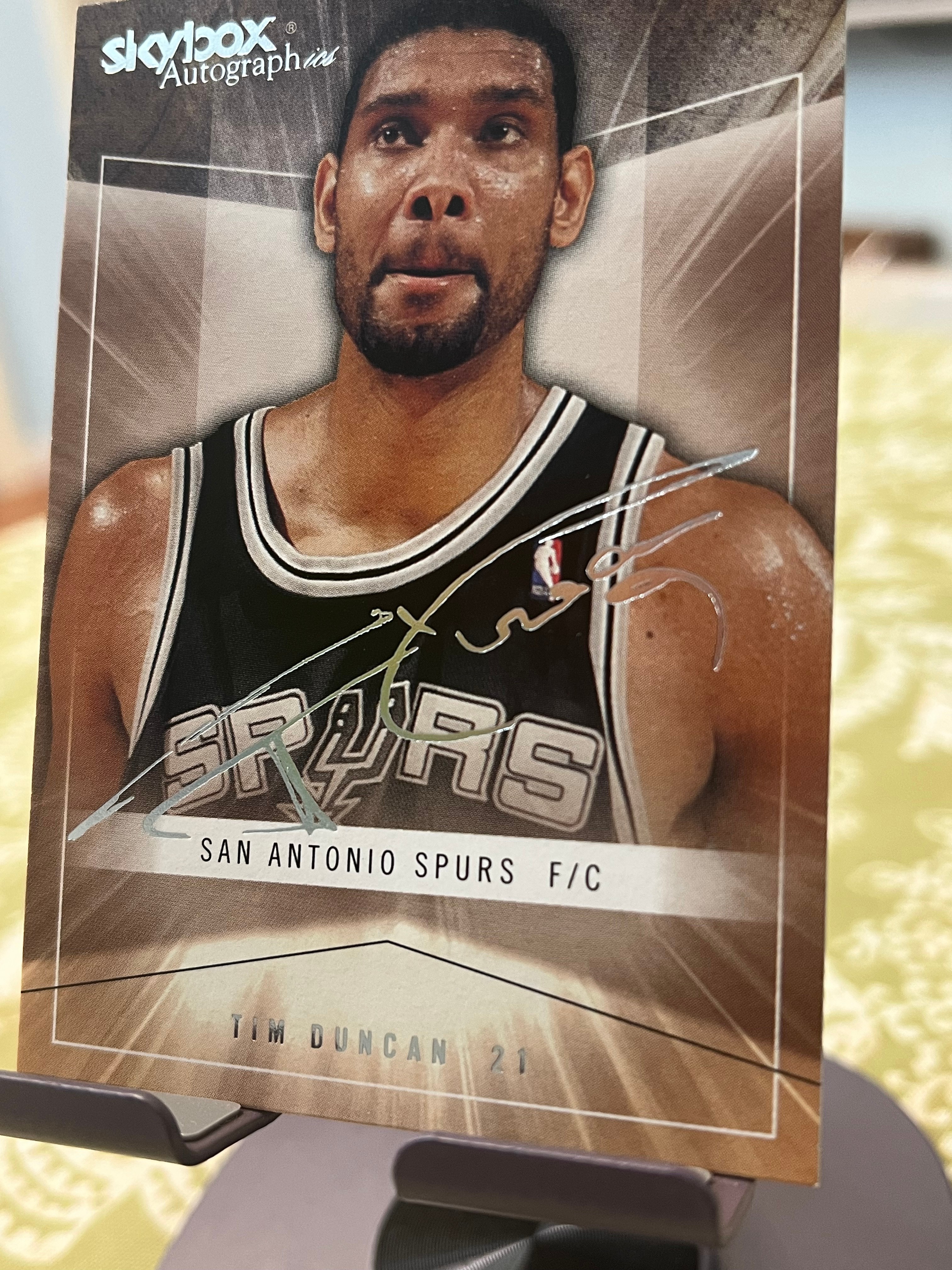 2005 Fleer 老卡 老特 Tim Duncan 蒂姆 邓肯 石佛 马刺【签名 印签 SKYBOX AUTOGRAPHICS】【边角瑕疵如图 介意勿拍】#1084