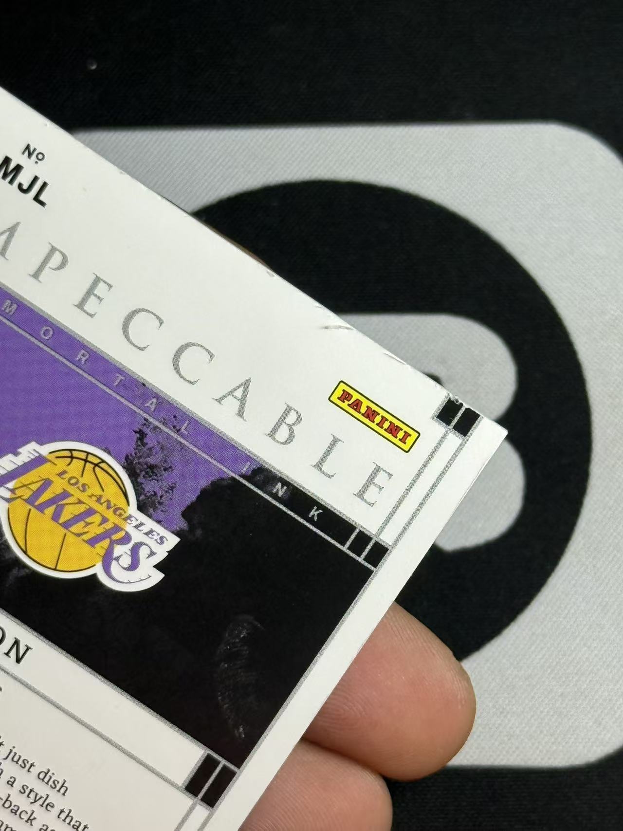 2023-24 Panini Impeccable Magic Johnson 【小来】魔术师 约翰逊 湖人 名宿 75大 控卫之神 小真金 油画材质 INK签 25编 超低编 瑕疵如图