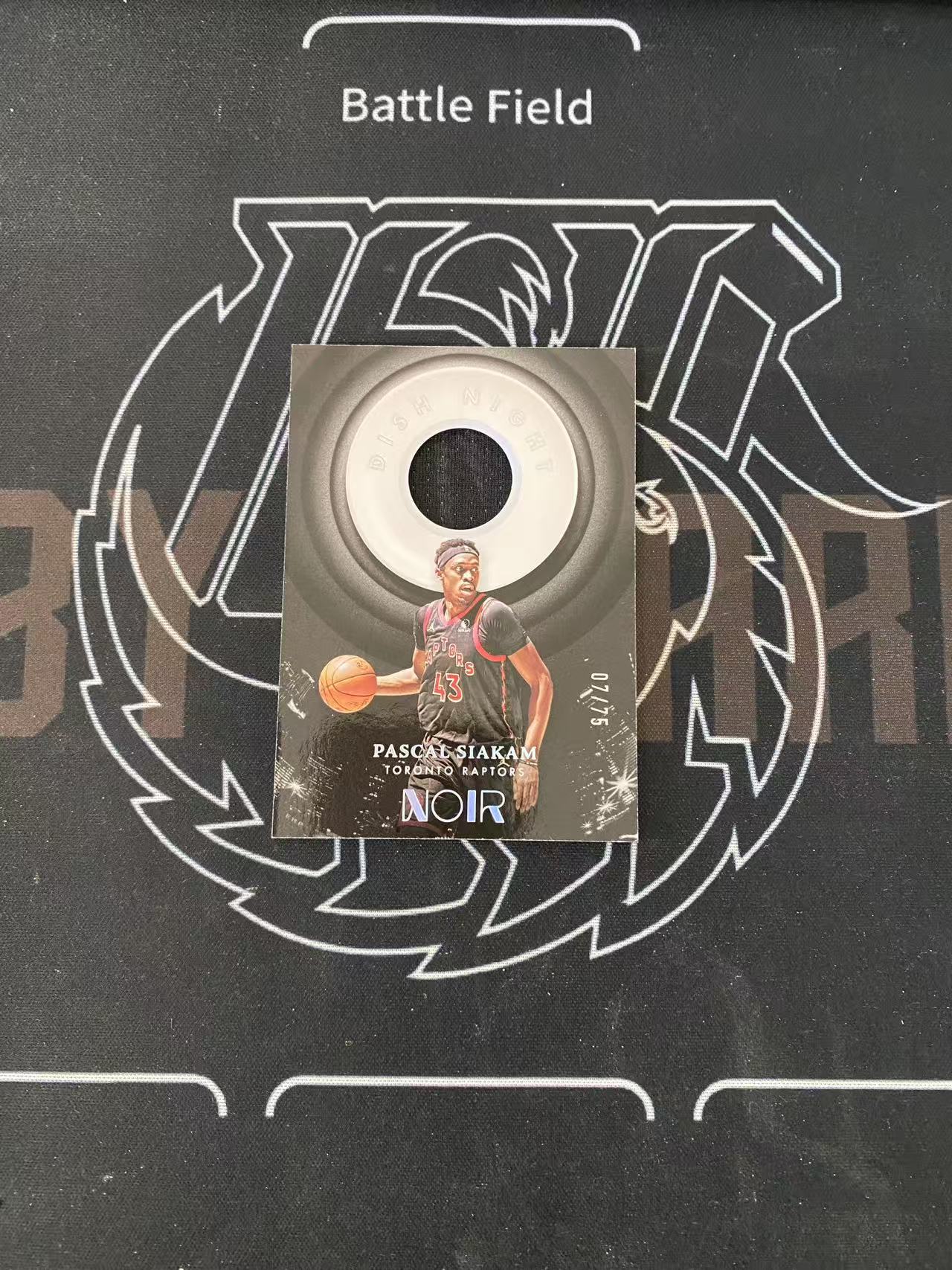 2021-22 Panini Noir Pascal Siakam 【UTF球星卡】fr5 帕斯卡尔 西亚卡姆 诺尔 猛龙皮 落场物料 75编 步行者前锋 瑕疵如图