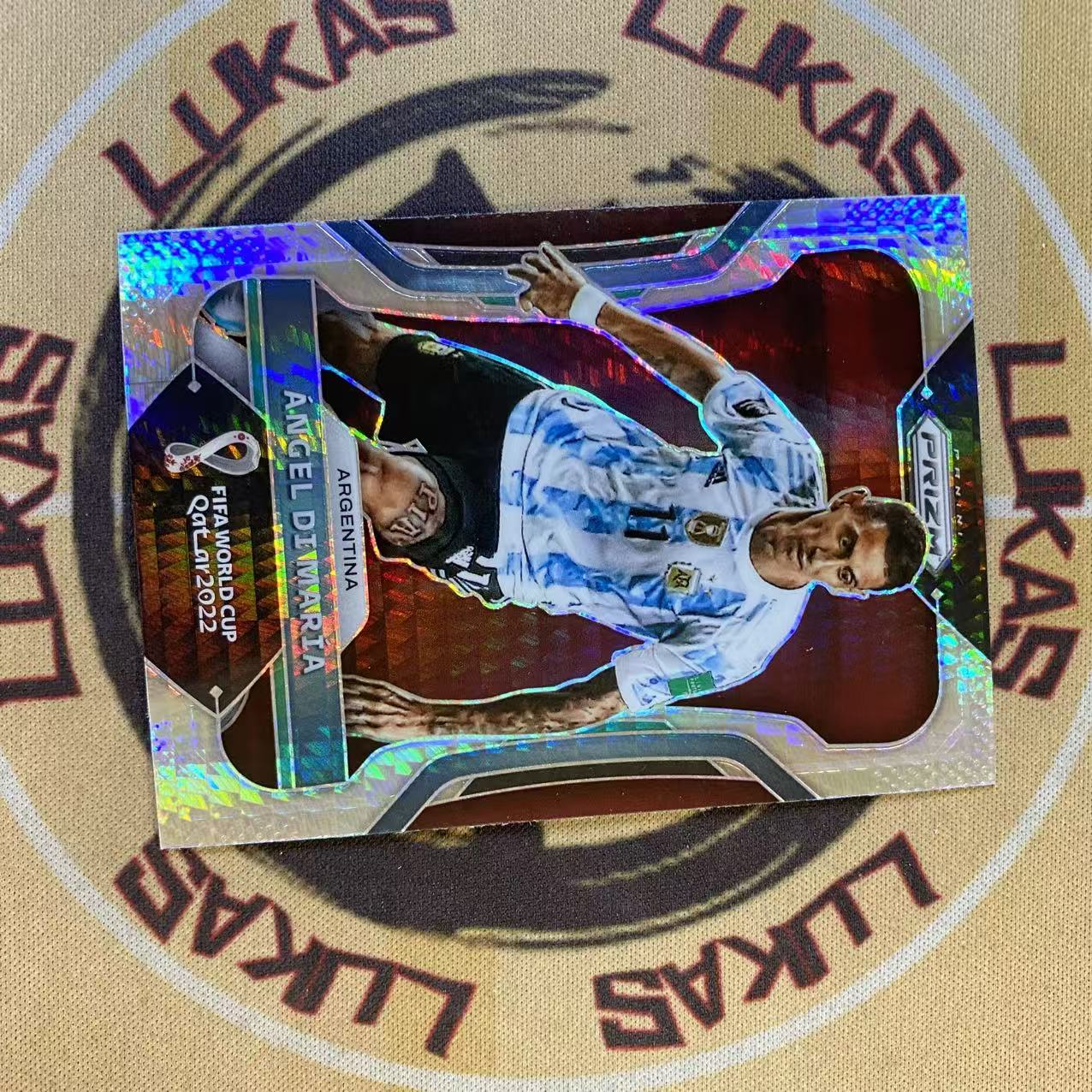 撸卡厮 Lukas 2022 世界杯 prizm 天使 迪玛利亚 格子折 折射卡(小卡特)