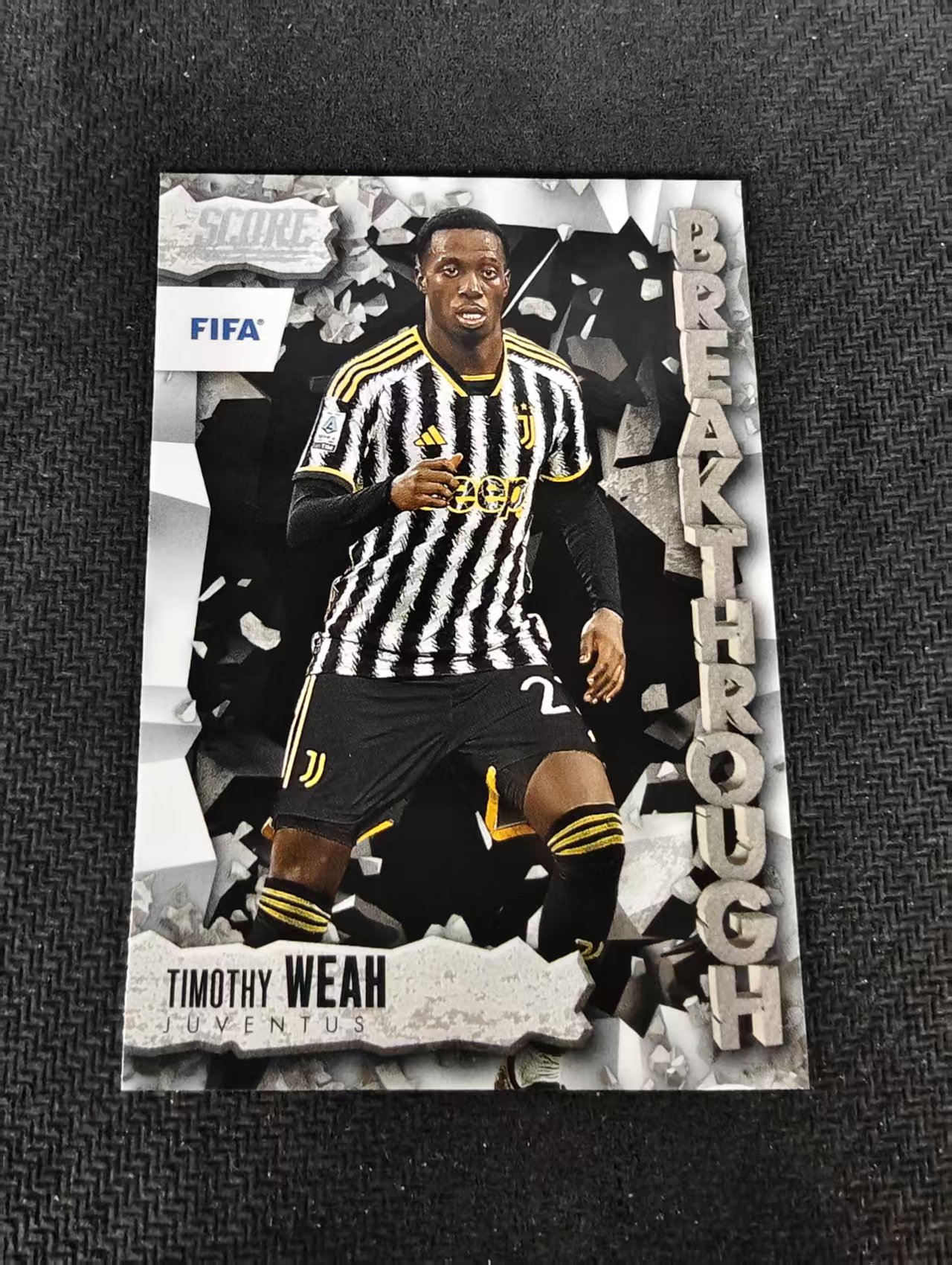 【可合并,不累计】2023-24 Panini Score Timothy Weah 蒂莫西 维阿 尤文图斯 美国 FIFA 特卡 划痕 边角瑕疵 #22