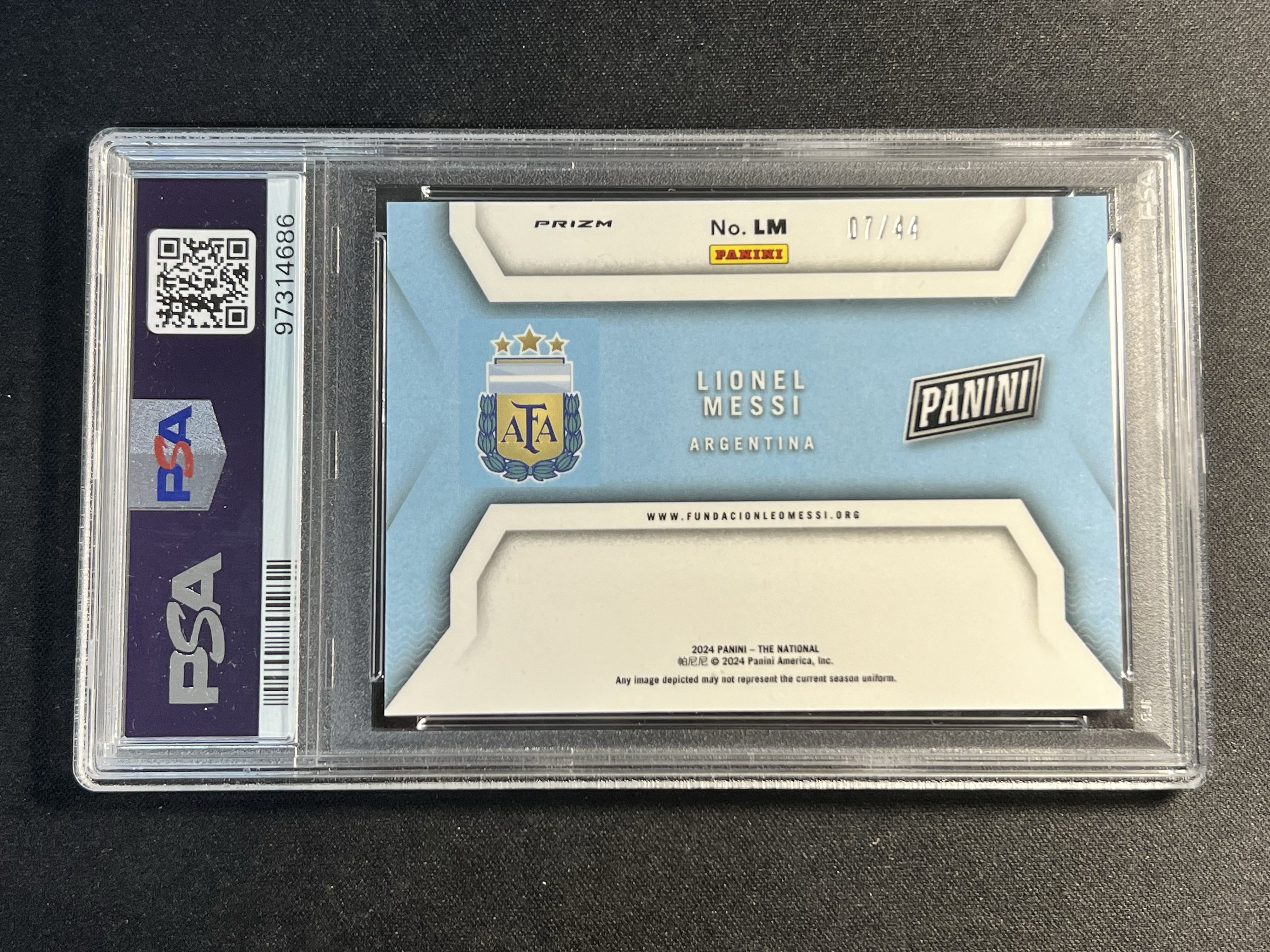 2024 Panini NSCC Lionel Messi 国展VIP 梅西 7/44编 泼墨。PSA8。Color Blast。阿根廷球王,巴萨/巴塞罗那,巴黎,C罗并肩。迈阿密。可乐【珞珈拍卖】