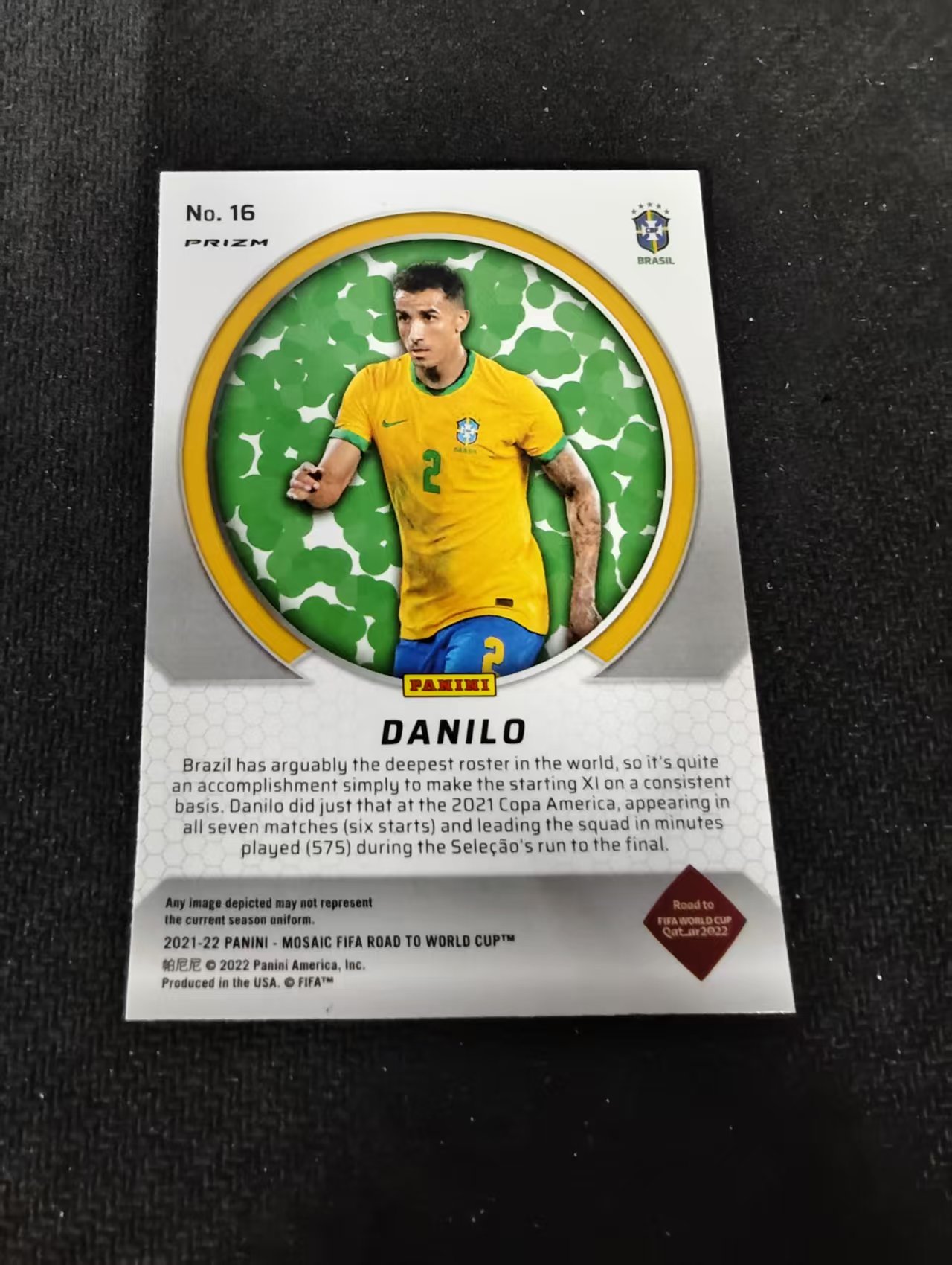 2021-22 Panini Mosaic danilo 达尼洛 巴西 Men Of Mastery 国旗特卡 银马赛克折 世界杯 划痕 边角瑕疵#16