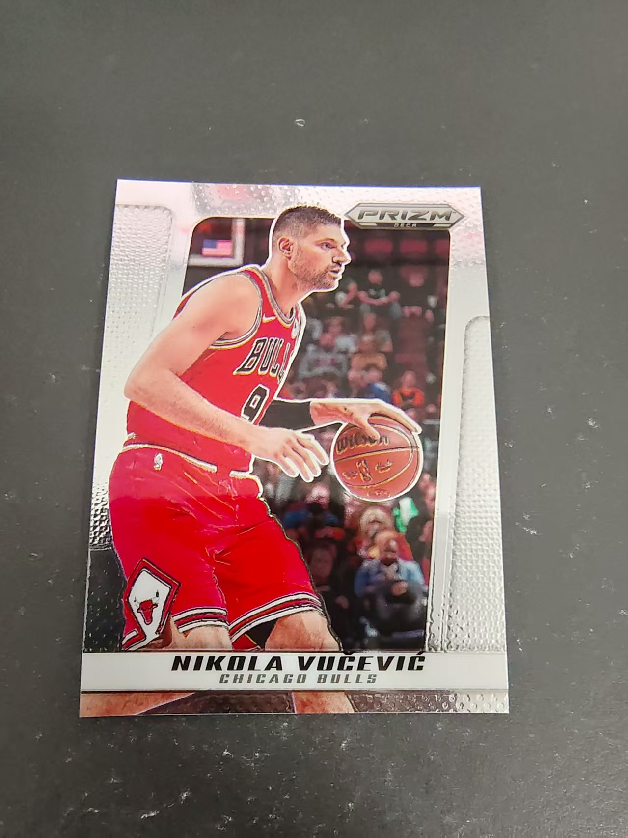 【可合并,不累计】2024-25 Panini Prizm Deca Nikola Vucevic 尼古拉 武切维奇 公牛 PZ 复刻 划痕 边角瑕疵 #141