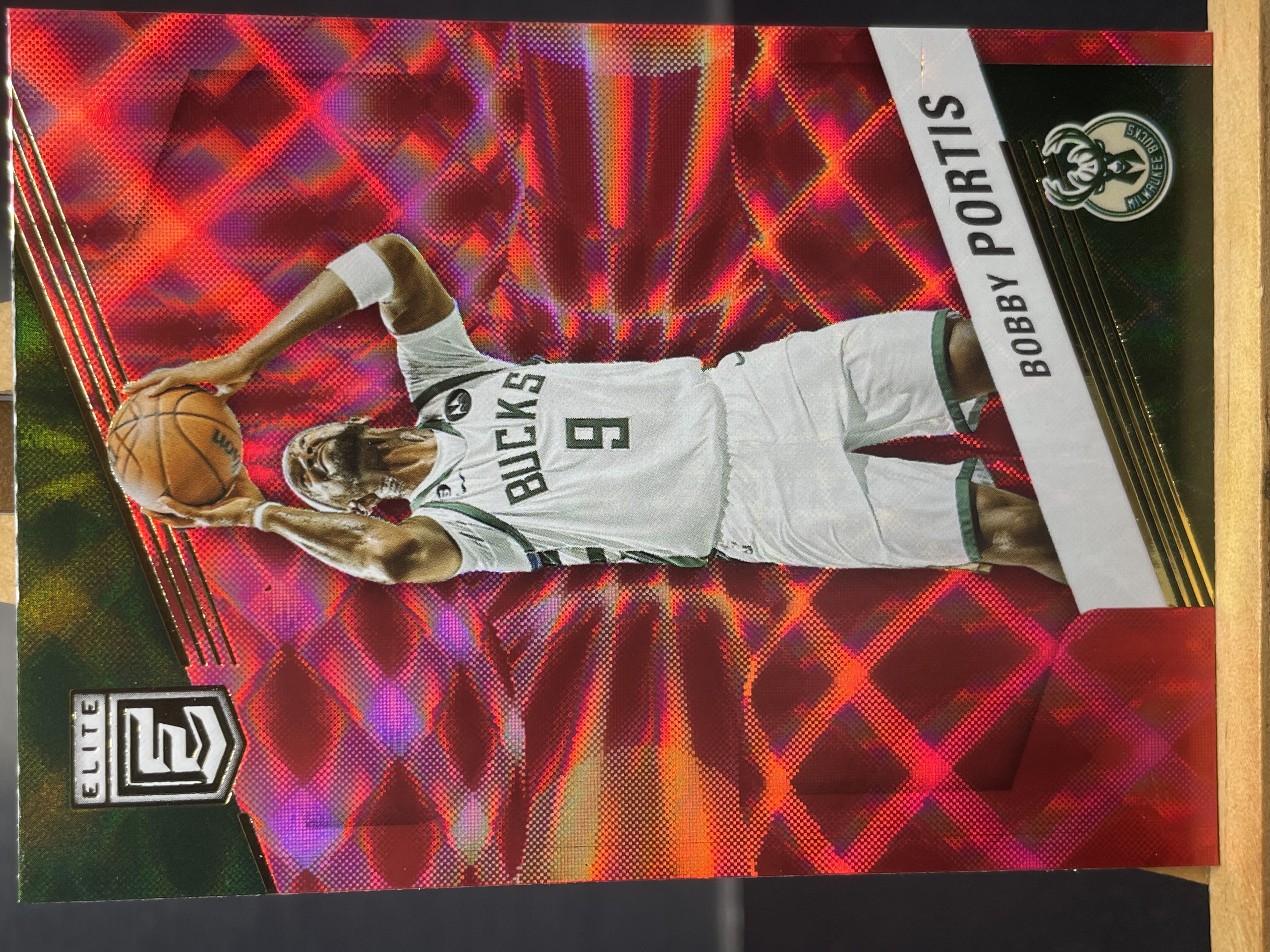 (T1) 2022-23 PANINI ELITE 折射 鲍比 波蒂斯 雄鹿  近期大热球星 收藏必备 卡品如图! ! !