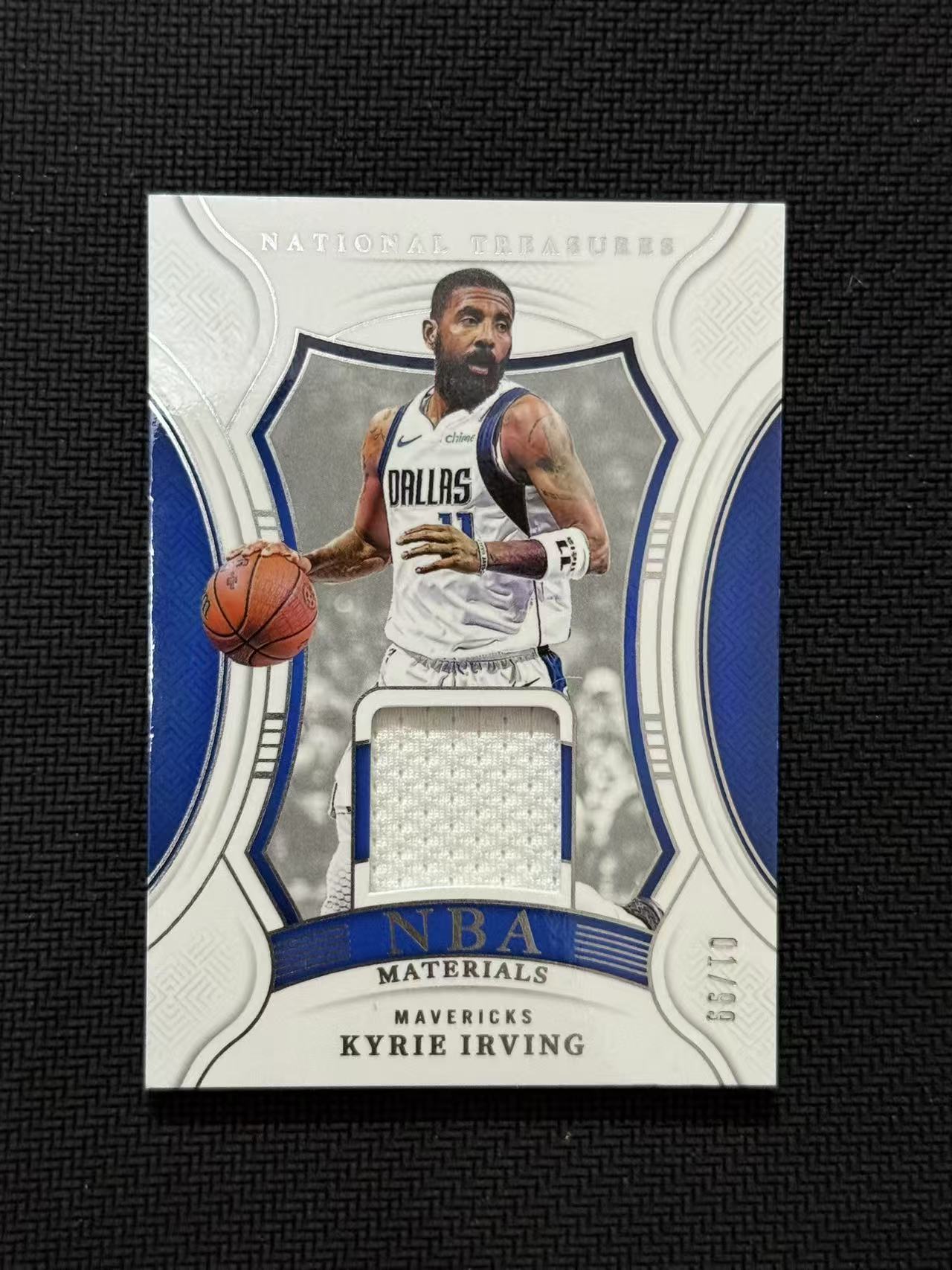 2024-25 Panini National Treasures Kyrie Irving 独行侠 凯里 欧文 国宝 01/99编 小窗物料 球衣切割 亲穿 GU 卡品如图 老公DR