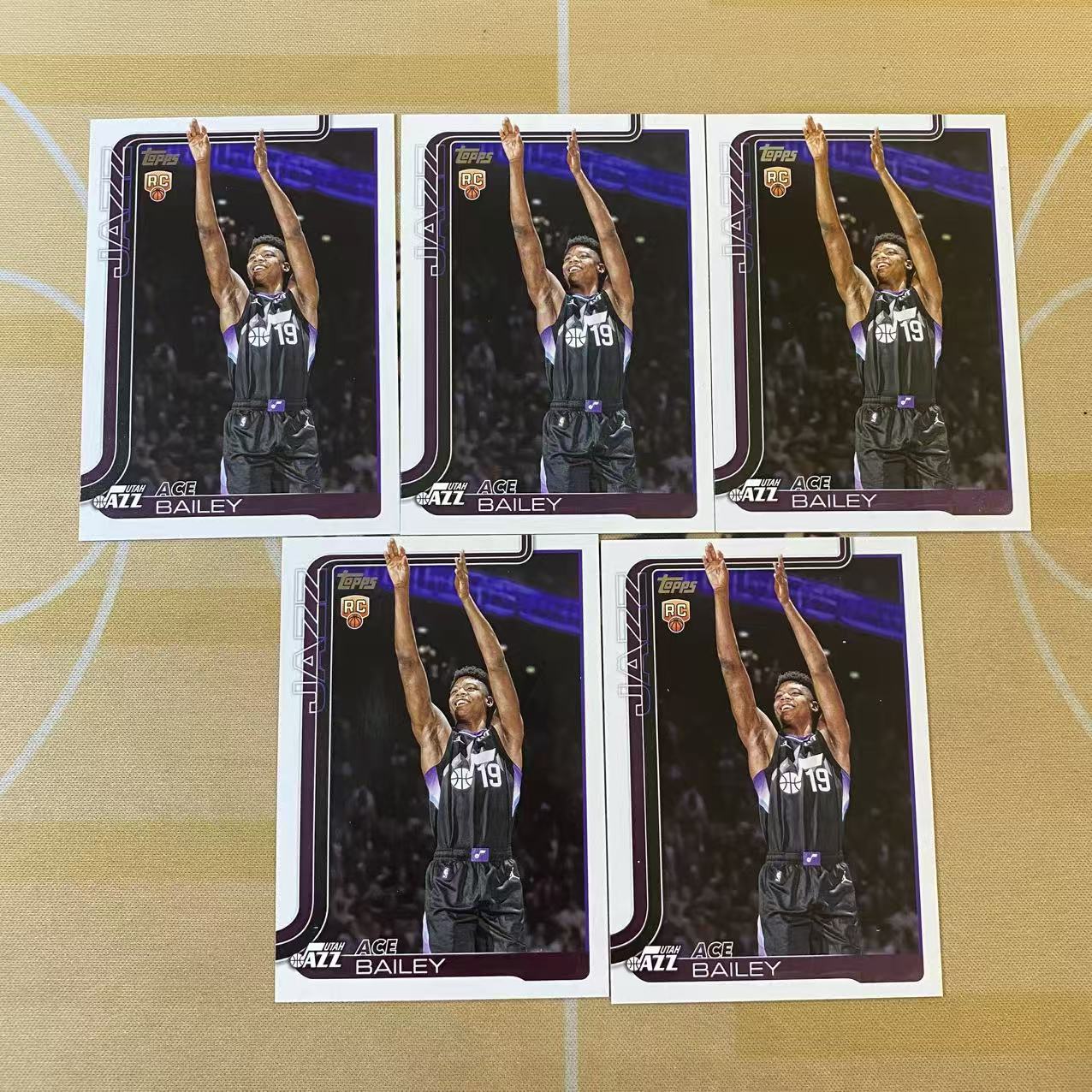 撸卡厮 Lukas 2025 Topps 爵士 潜力新秀 艾斯 贝利 新秀base 5张 打包(青)