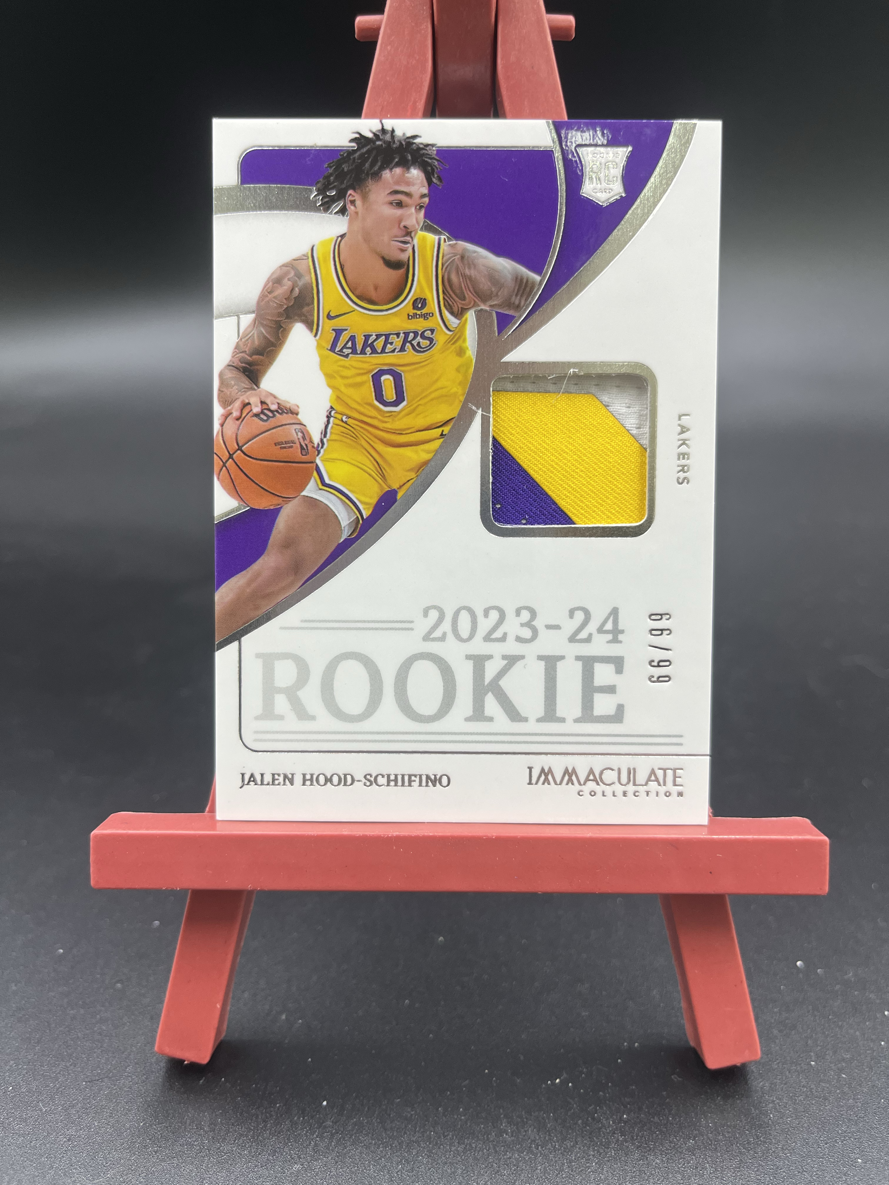 2023-24 Immaculate Jalen Hood Schifino RC 湖人 杰伦 胡德 席菲诺 66/99编 新秀 RC 爱咪咪 三色暴力球衣物料切割 卡品如图【优质物料专场】04WZ