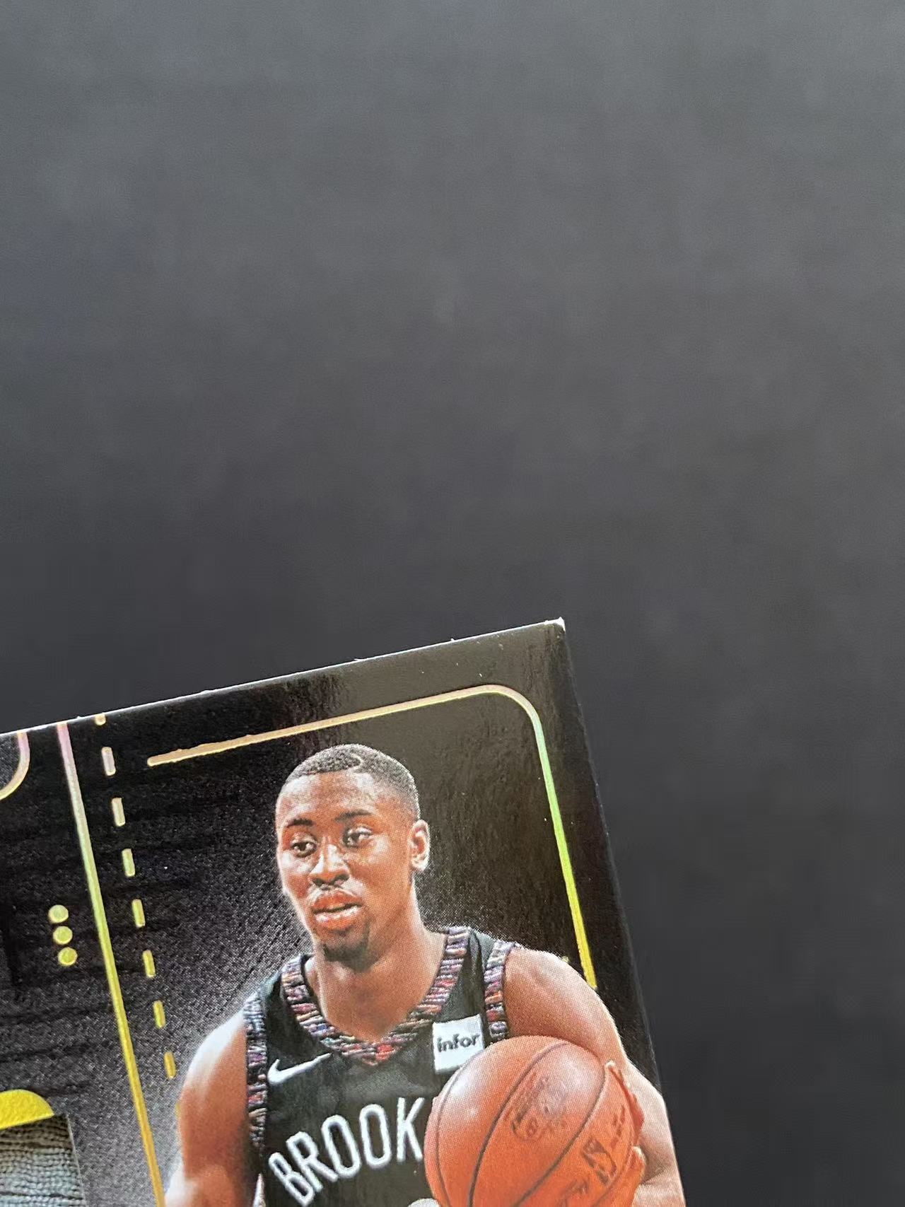 2024-25 Panini Silhouette Caris LeVert 剪影系列 卡里斯 勒维尔 篮网 大窗 三色Patch 金闪版 10编【king#10】
