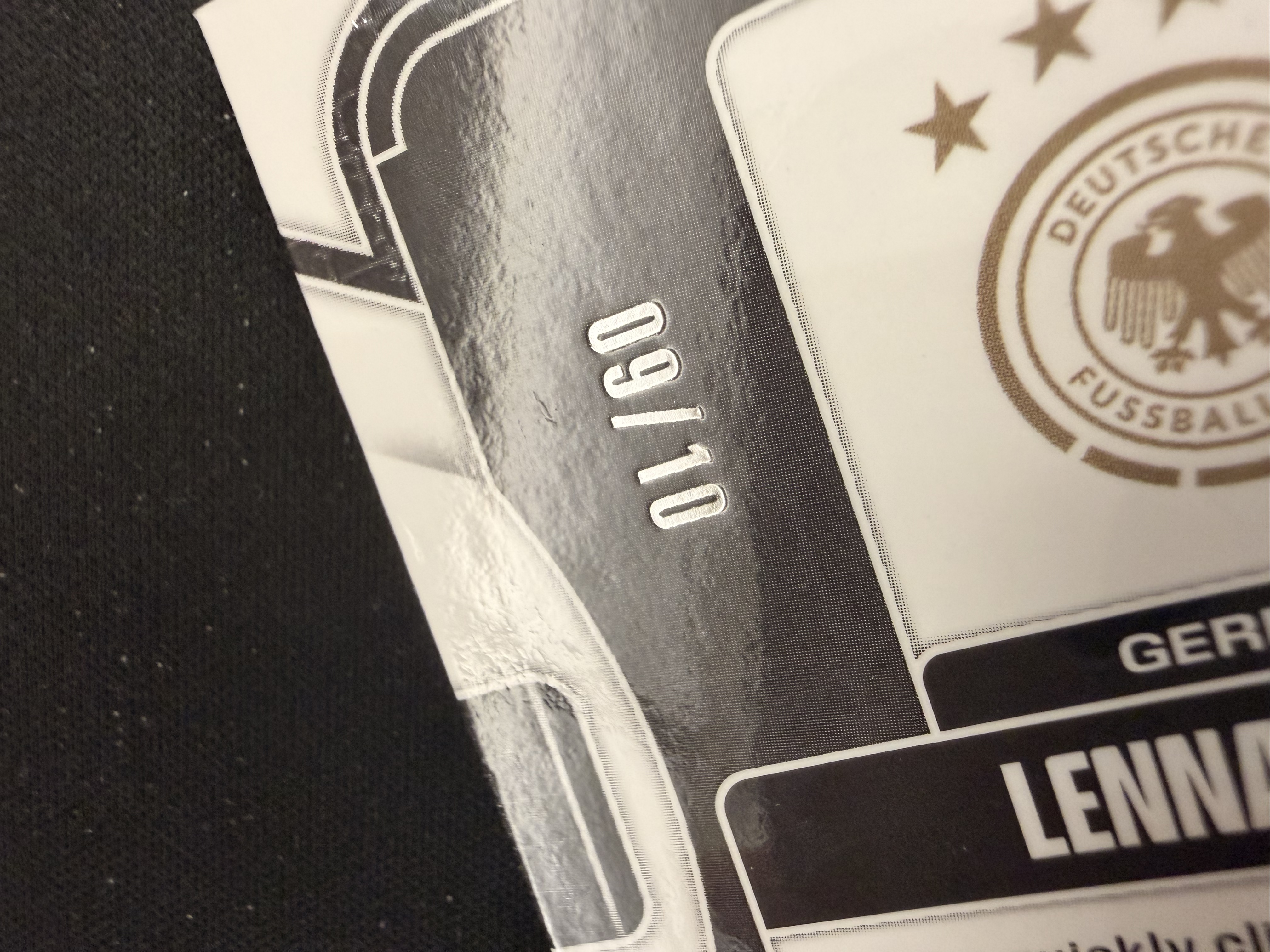 2026 Panini Prizm World Cup Lennart Karl RC FIFA 世界杯 德国 伦纳特 卡尔 新秀 国际独占 金折射 09/10编 瑕疵如图 - Yin