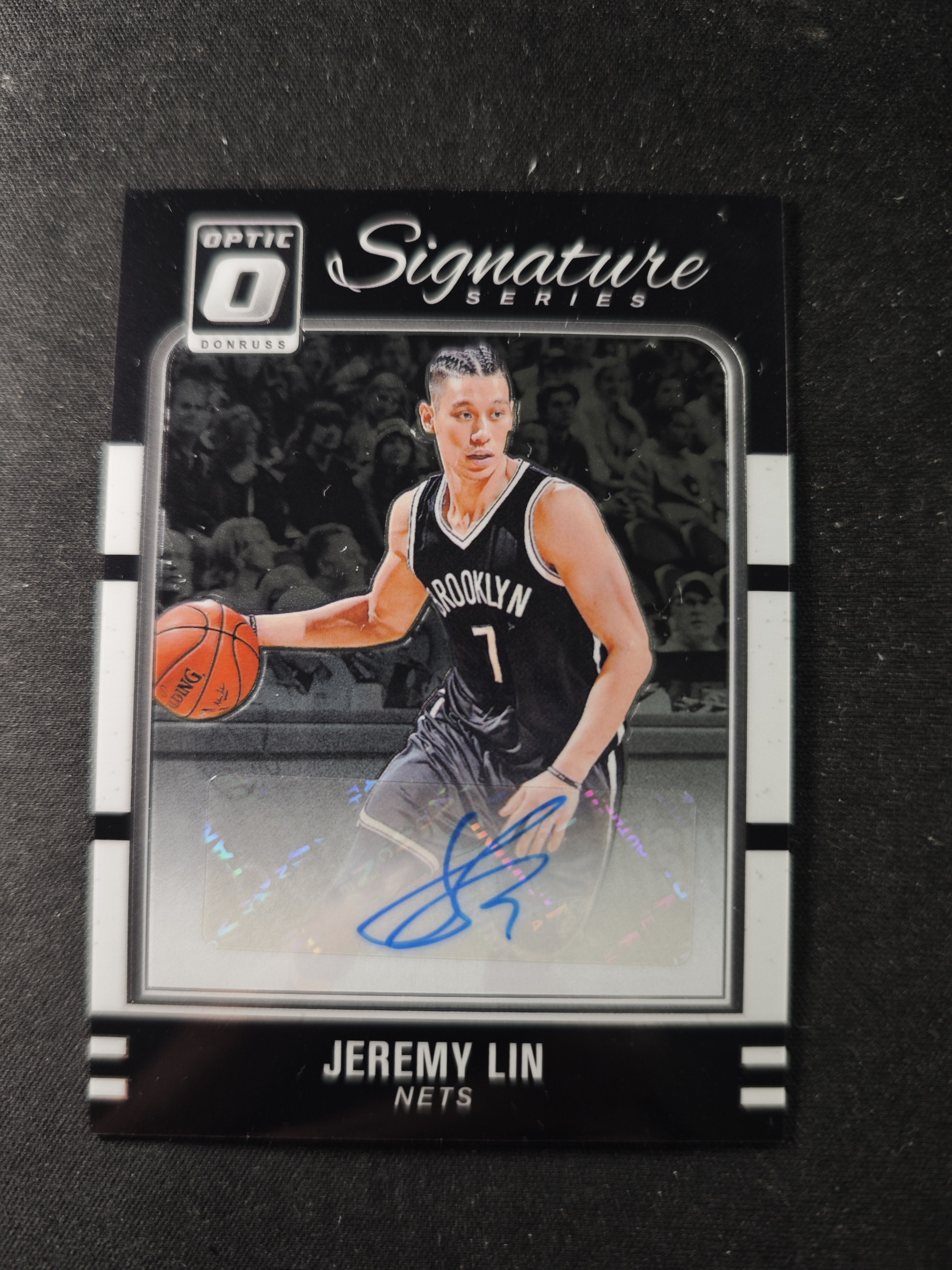 【蛤蟆特卖】SHI 林书豪 林疯狂 华人之光 2016-17 PANINI OPTIC系列 稀有签字 经典设计 超级漂亮 稀有好卡 边角微瑕 卡品如图 专收必备!