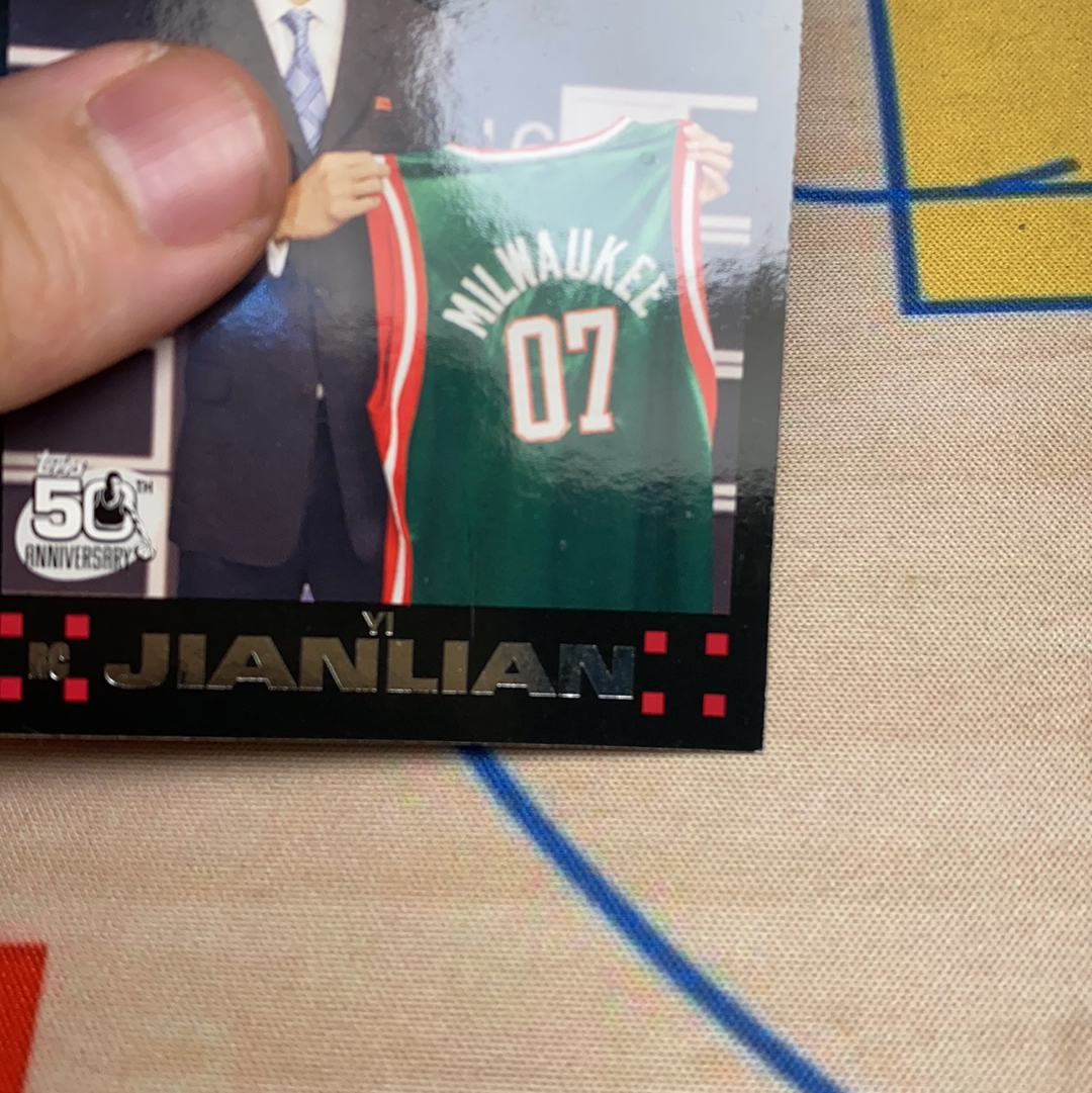 2007 Topps 50th Anniversary Yi Jianlian RC 易建联 雄鹿 新秀 定妆照 五万分先生 50周年纪念 经典老卡 卡品如图 凑套必备