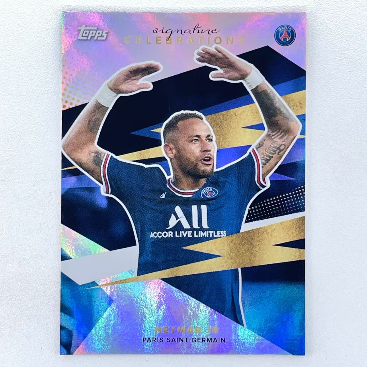 X 2022 Topps Paris Saint-Germain Team Set Neymar Jr. 内马尔 内少 马儿 巴西 巴萨 巴塞罗那 利雅得胜利 大巴黎队盒 250编 银折 Celebrations 庆祝特卡 轻印如图 美#