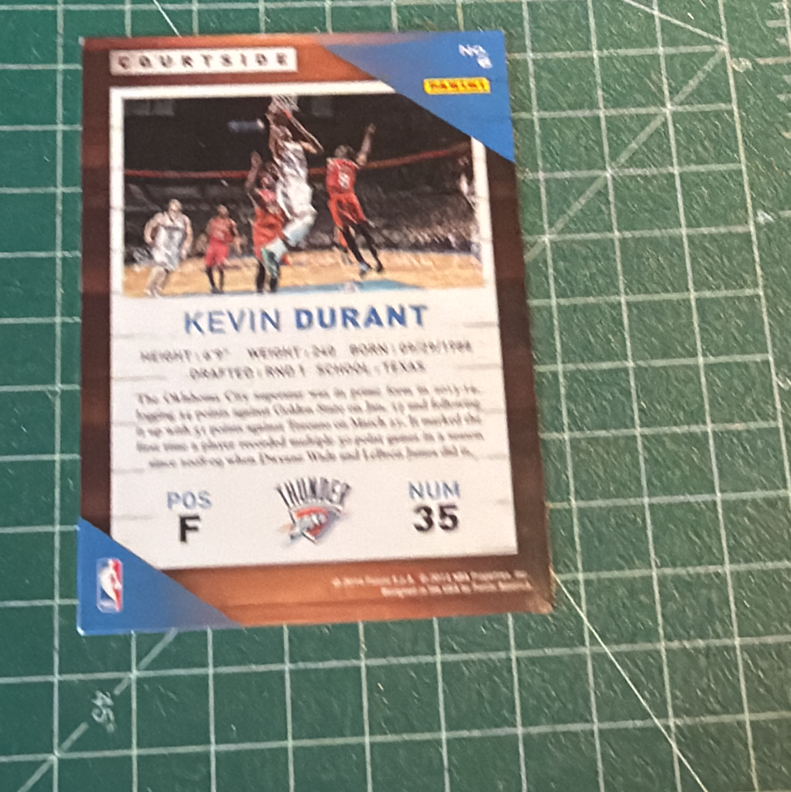 2014-15 Panini S.p.A Kevin Durant 中雅图/中亚图 凯文杜兰特 KD横版特卡 场边 小聚光灯 老卡 绝版卡 稀有大比例