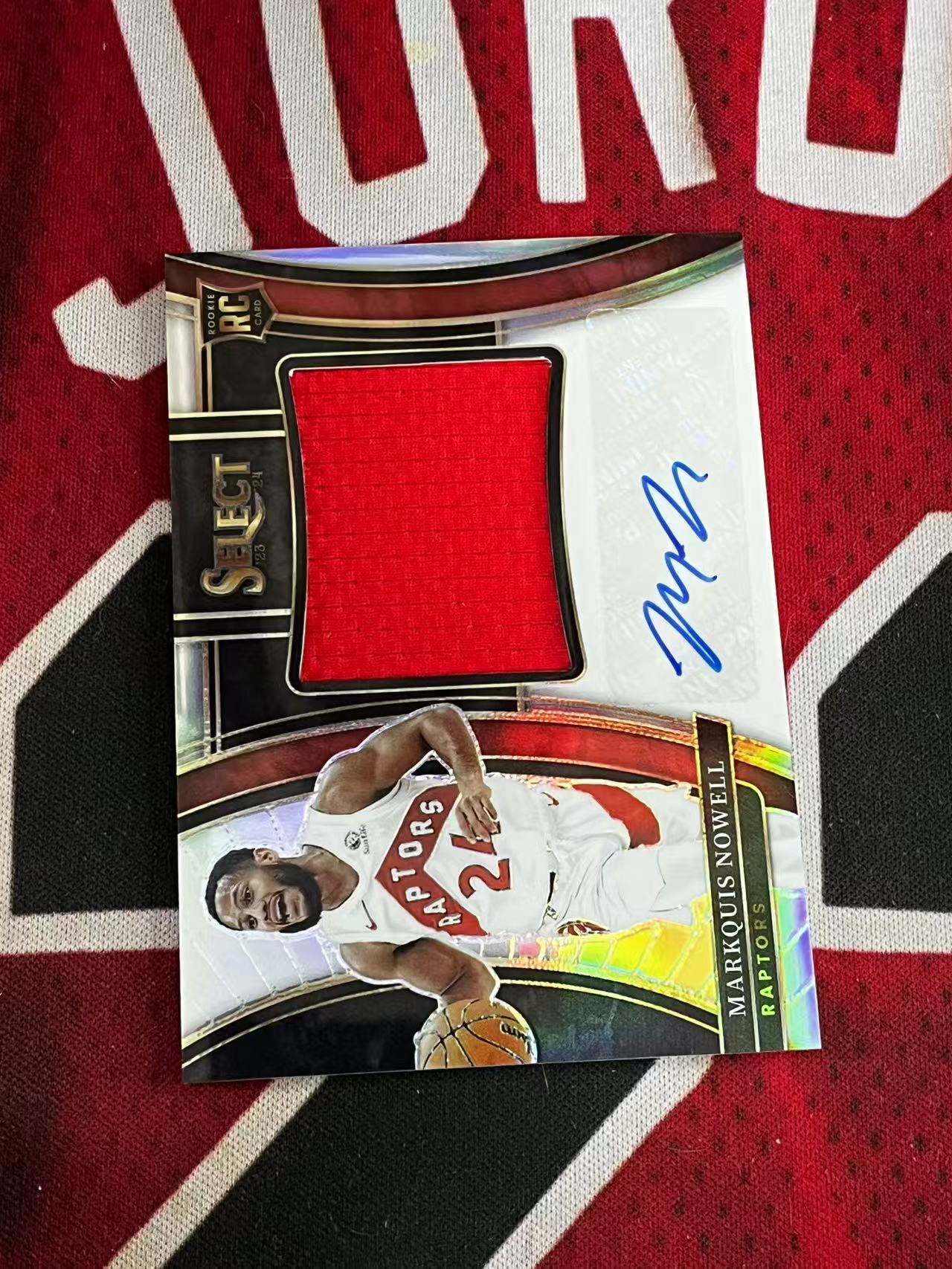 【接寄拍】2023-24 PANINI SELECT 猛龙 新秀RC 马奎斯诺威尔 99编 RJA 大窗新秀球衣物料签字卡 衣料实物卡 银折 折射【烂臭嘴拍卖】