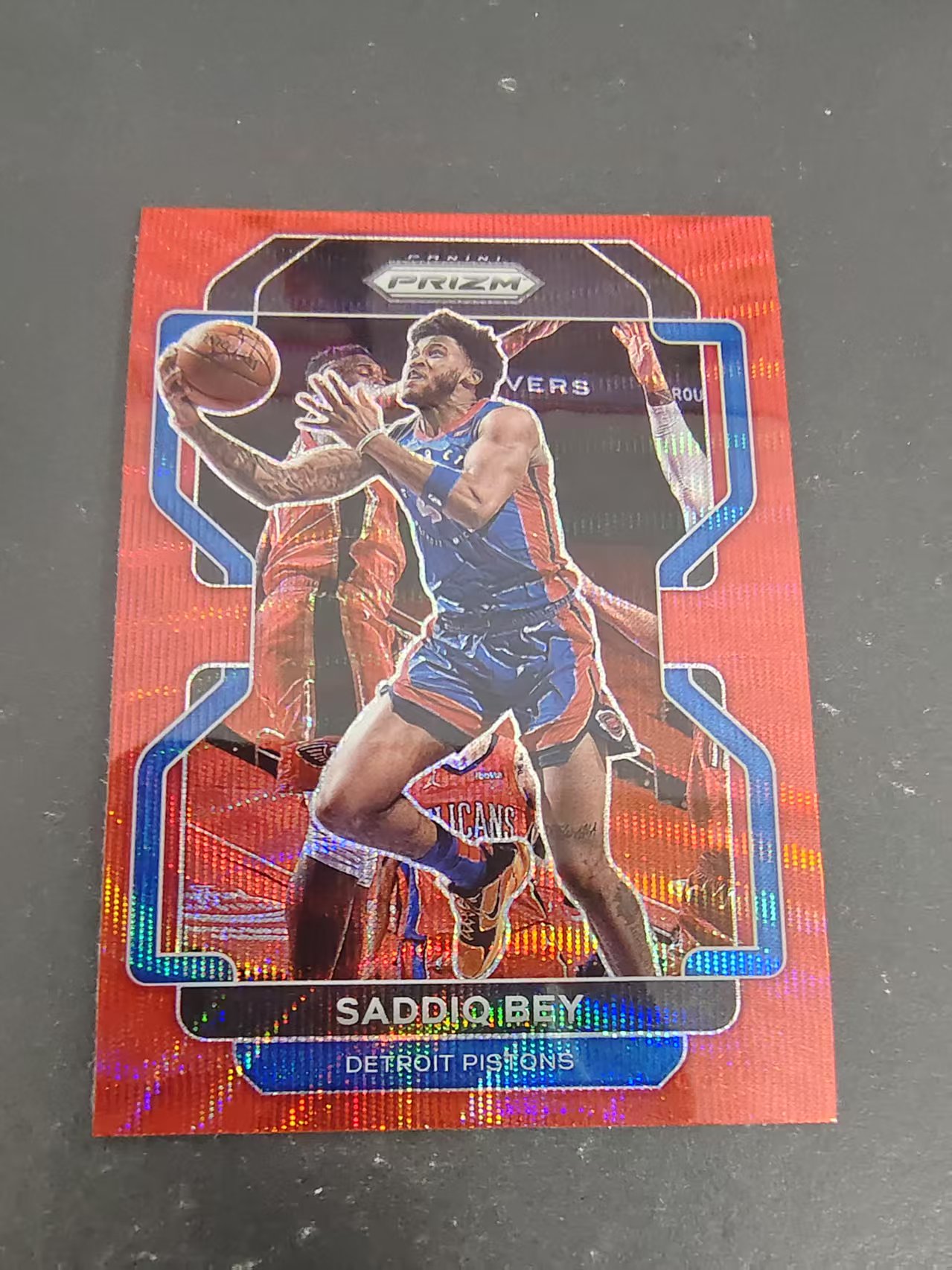 【可合并,不累计】2021-22 Panini Prizm Saddiq BEY 萨迪克 贝 活塞 红波纹 PZ 划痕 边角瑕疵 #193
