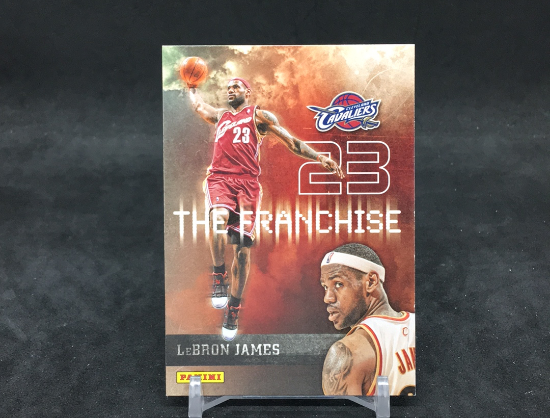 【DC拍卖】11.17 PANINI 同名系列 经典老特 实卡美如画 03白金一代领军人物 现今联盟第一人 LBJ 皇帝 勒布朗 詹姆斯(微瑕)