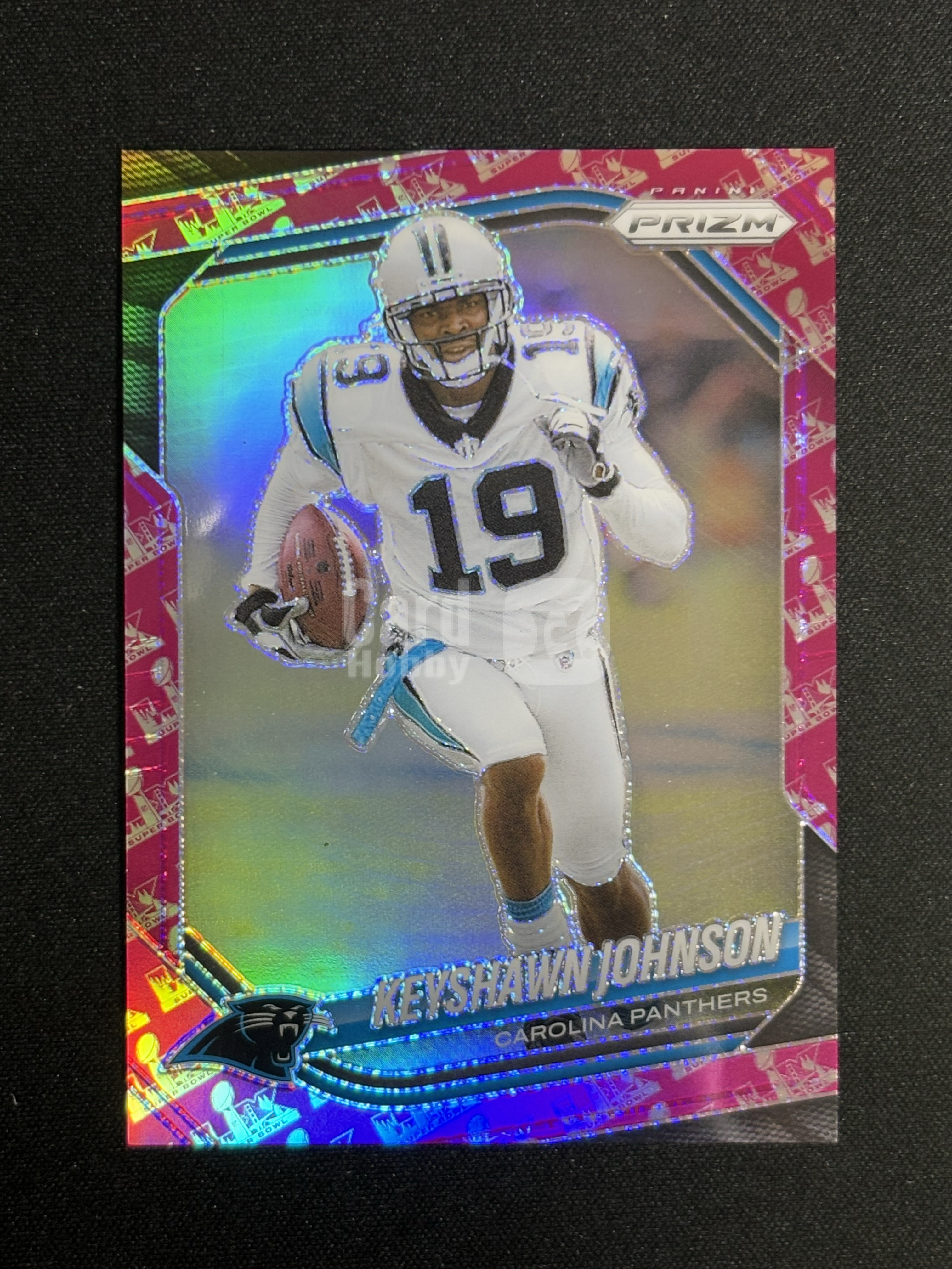 2025 Panini Prizm Keyshawn Johnson NFL 棒球 黑豹 凯肖恩 约翰逊 粉地标折 超级碗折 同背 19/60编 卡品如图 - 汤圆