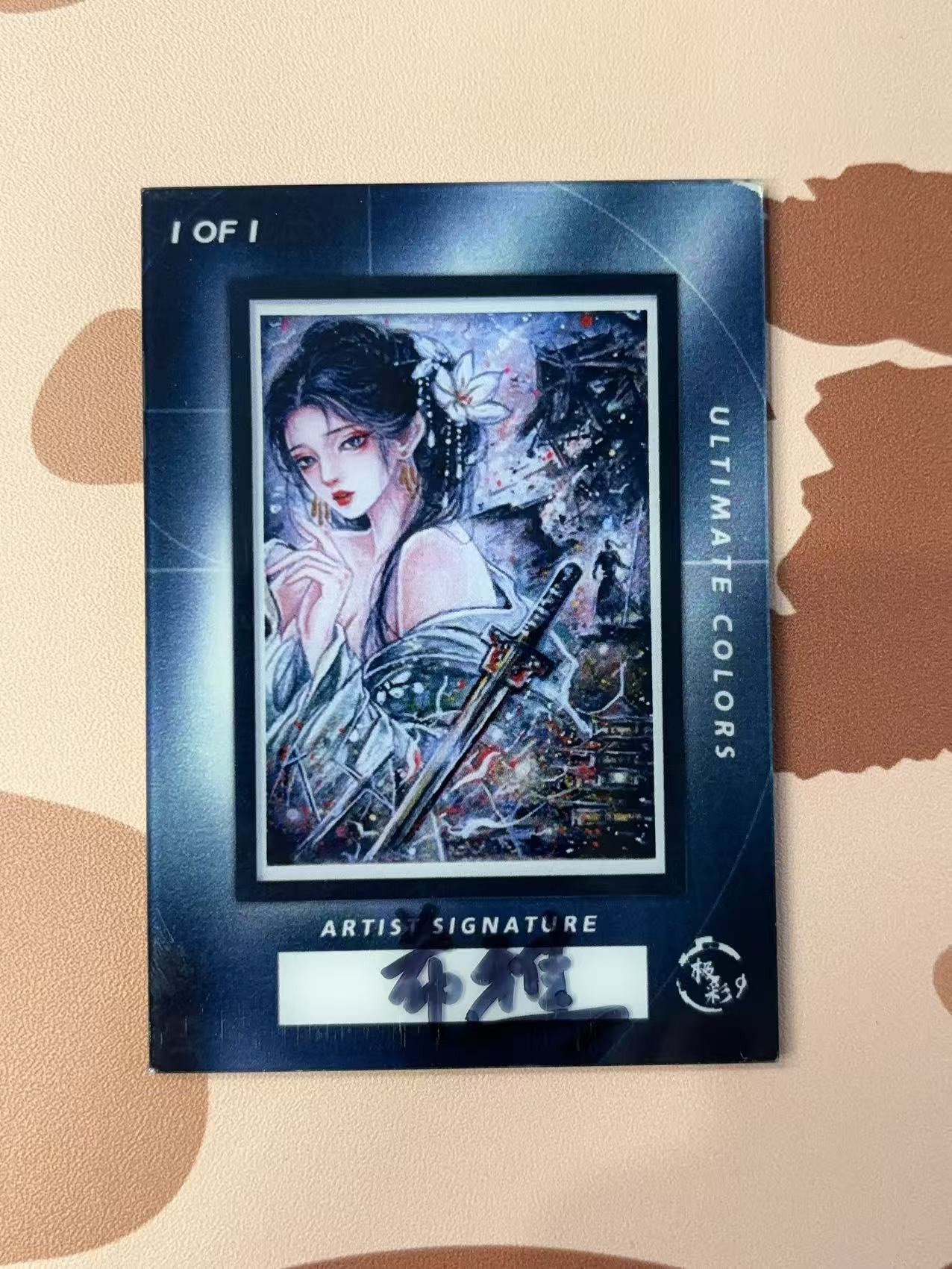 2025 【花糕HIT手绘拍卖】 工作室见卡背 1/1 画师:希雅 精品手绘卡 画师亲签 签字 每一张都是画师手工绘制 手工制品 默认瑕疵 放大图片看细节