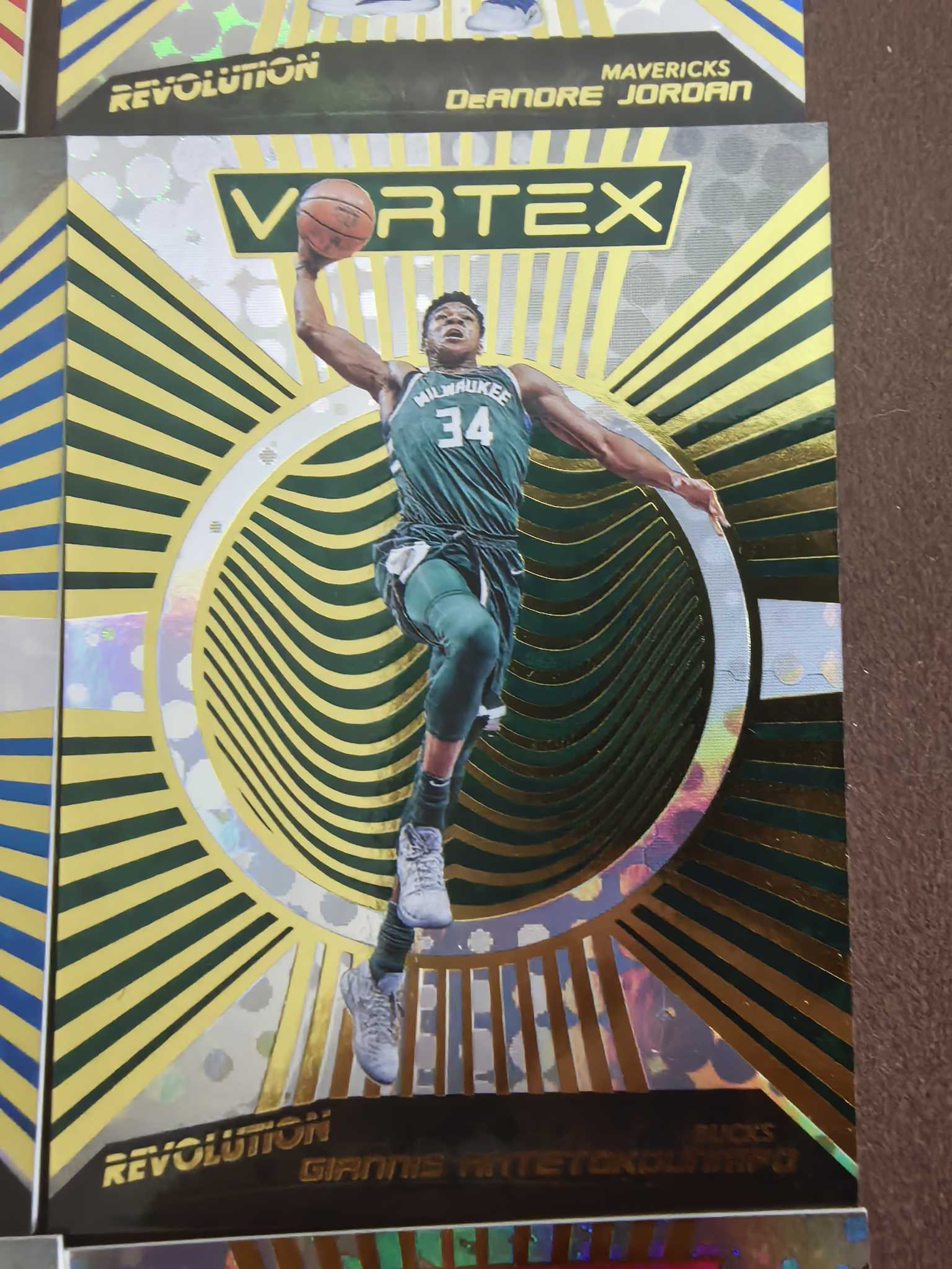 【套卡王】2018-19 革命系列 vortex特卡 全套35张齐 詹姆斯 库里 字母哥 杜兰特 哈登 浓眉 塔图姆 诺维斯基等 实卡很闪 很漂亮 少见 不保每张完美品 介意勿拍(不累计)