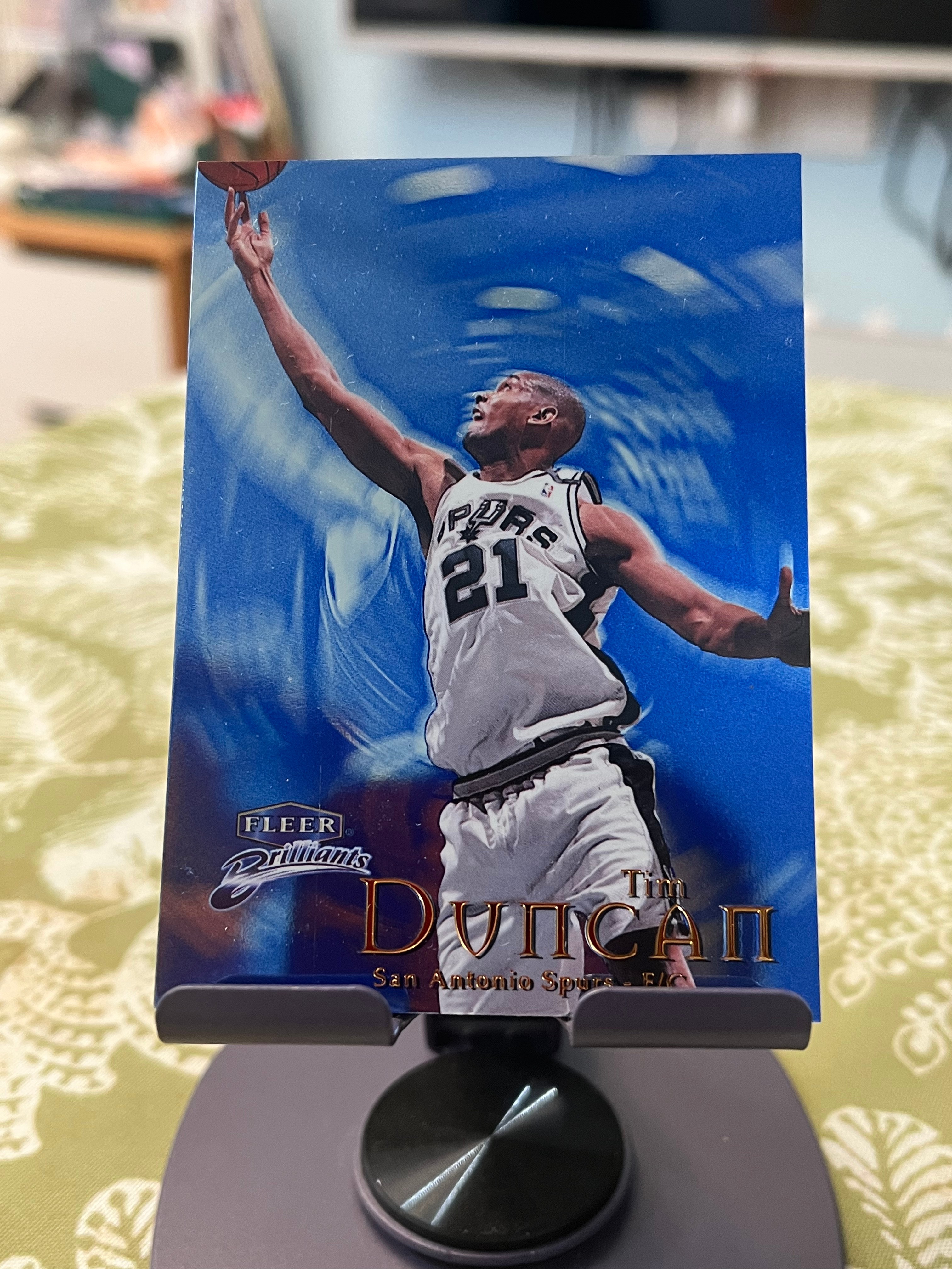 1999 Fleer 老卡 老特 Tim Duncan 蒂姆 邓肯 石佛 马刺【折射 重影 Brilliants】【边角瑕疵如图 介意勿拍】#1023