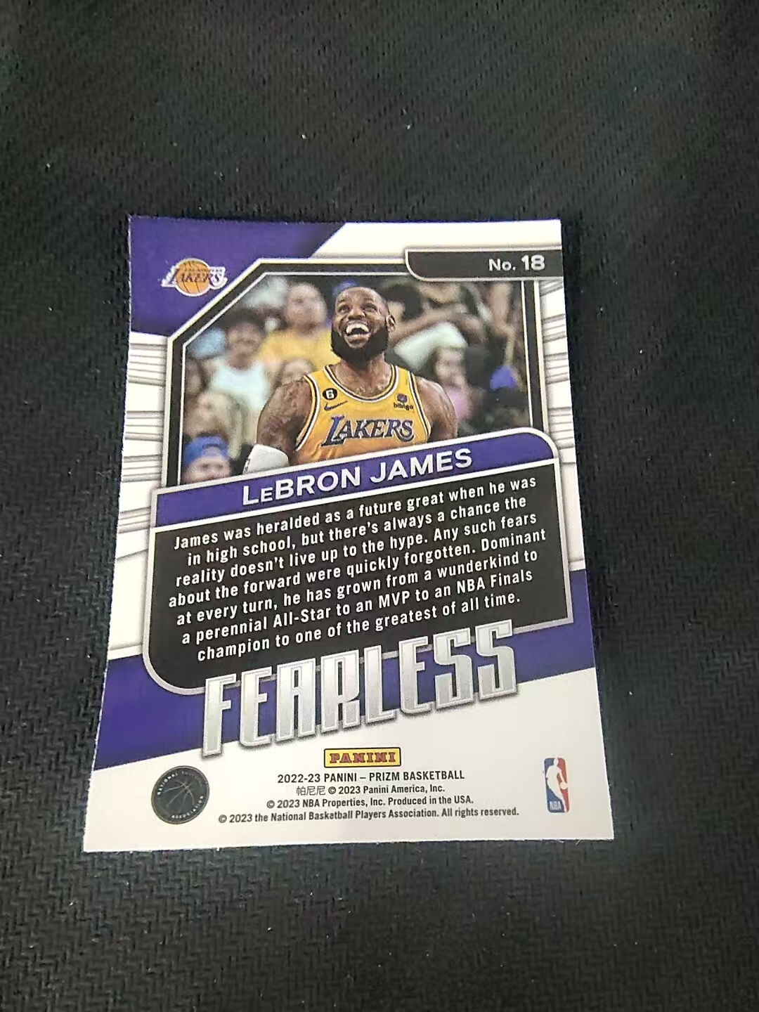 【可合并,不累计】2022-23 Panini Prizm LeBron James 勒布朗 詹姆斯 小皇帝 Fearless 无畏特卡 PZ 划痕 边角微瑕 介意勿拍 #18