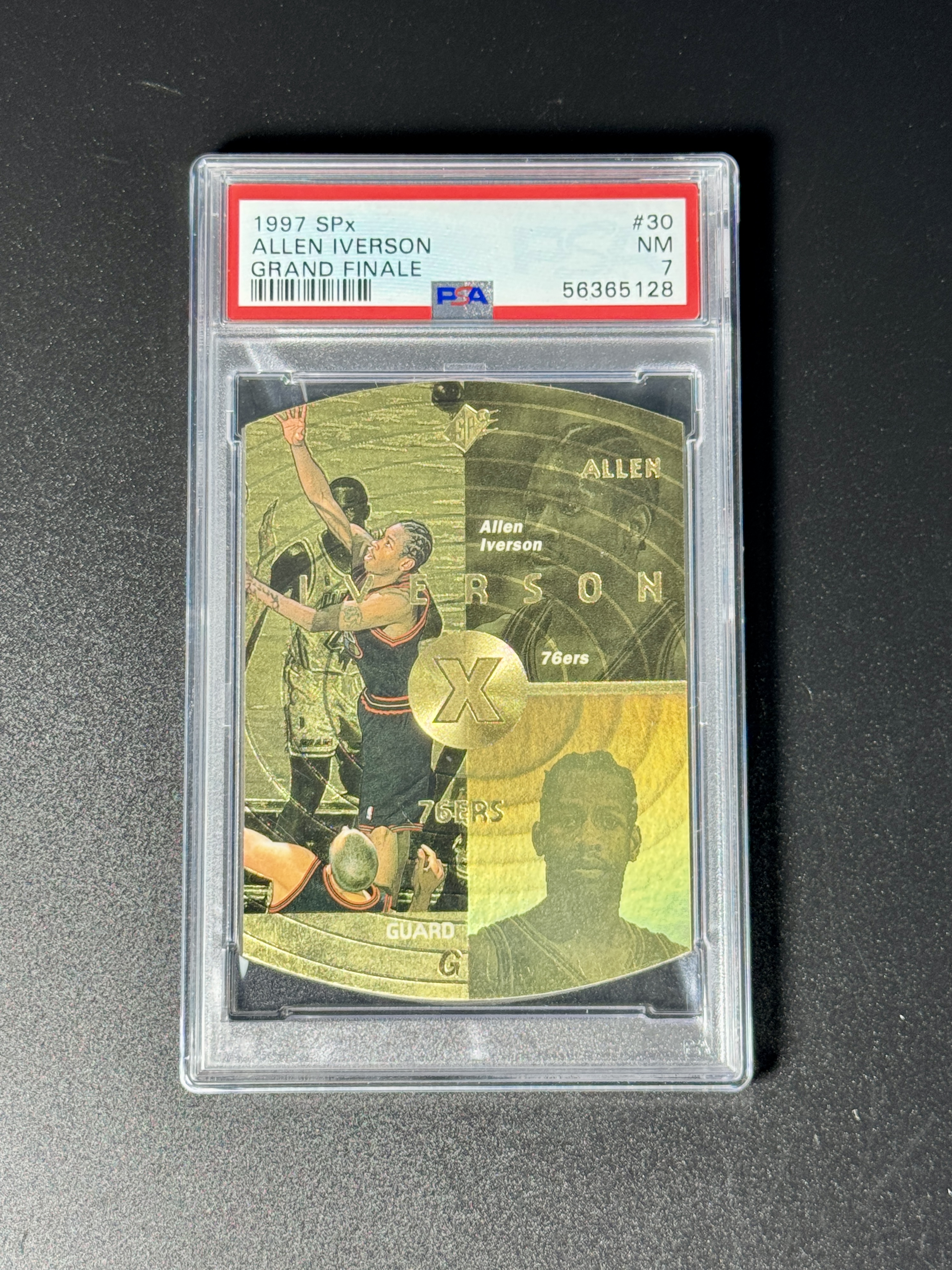 【喷子拍卖】1997-98 upper deck SPx Allen Iverson 费城76人 答案 艾弗森 艾佛森 顶级老特 grand finale 50编 手写编 大hit卡 超级难出 金闪 异形 PSA7 送订制壳 Avicii