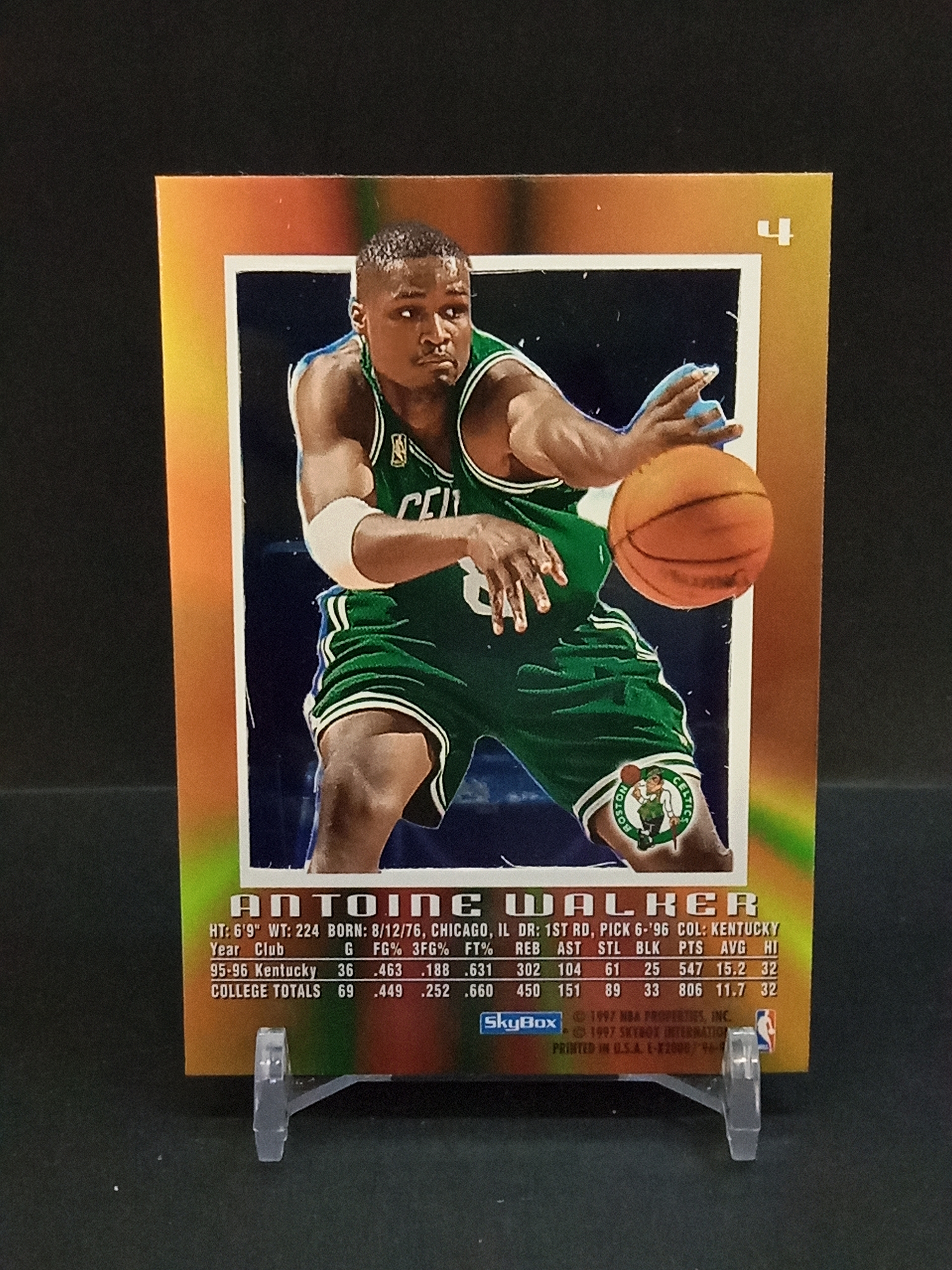 【DC拍卖】9.29小科比(微瑕)`1996-97 Skybox E-X2000 #4 Antoine Walker 安托万沃克 波士顿凯尔特人 橙金渐变胶片折射老球星卡`