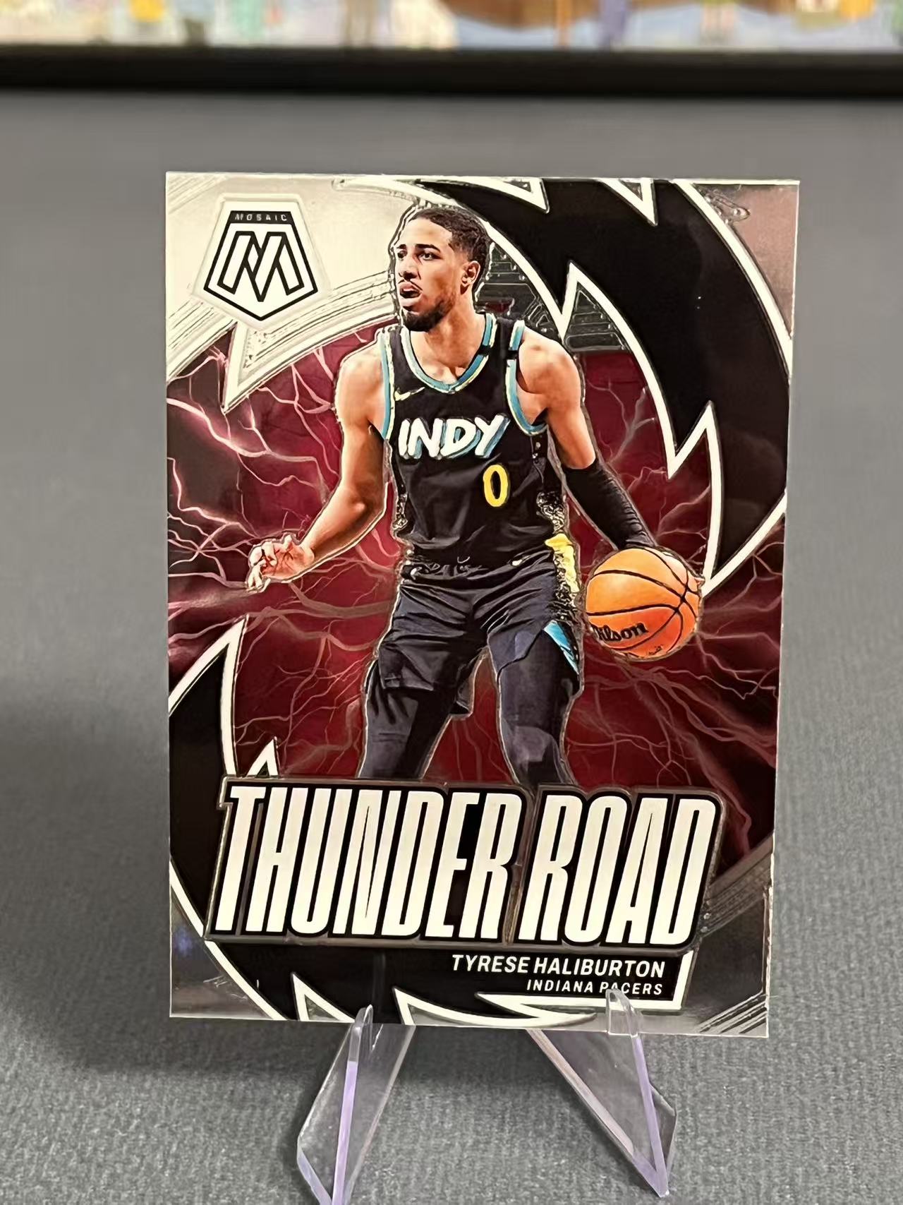 2023-24 Panini Mosaic 马赛克 Tyrese Haliburton 步行者 泰瑞斯 哈利伯顿 哈里伯顿 Thunder Road 闪电 特卡 卡品如图