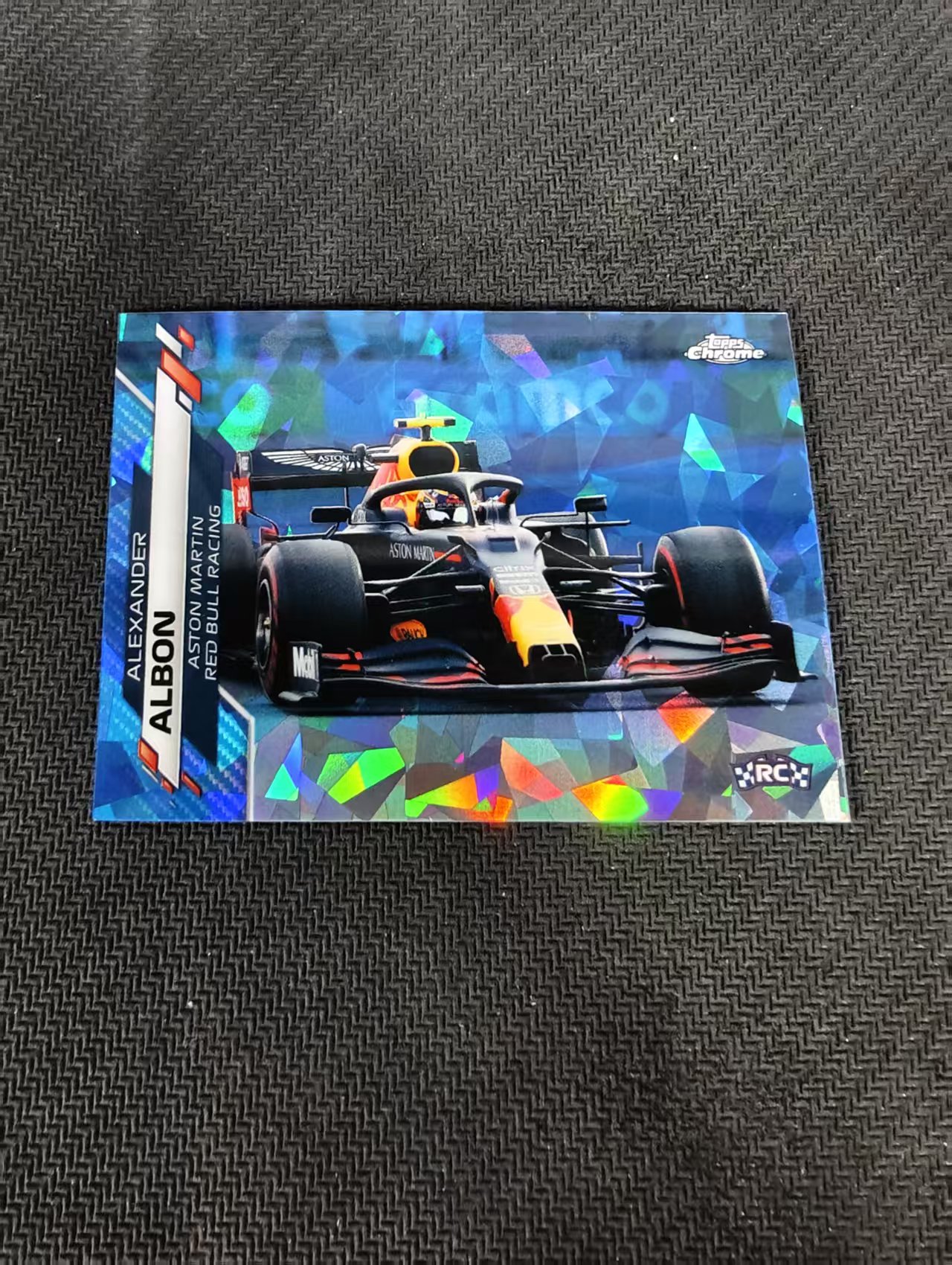 【汽水拍卖】2020 Topps Chrome F1 RC Alexander Albon 亚历山大 阿尔本 元年 蓝宝石 碎冰折 新秀 边角瑕疵 #25