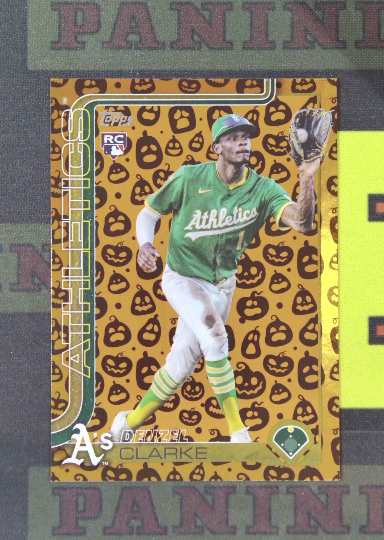 2025 Topps Update Denzel Clarke RC Nirvana Project 丹泽尔 克拉克 运动家 新秀 南瓜折 折射 万圣节 比例 SP 卡品如图 收藏必备 吴¥