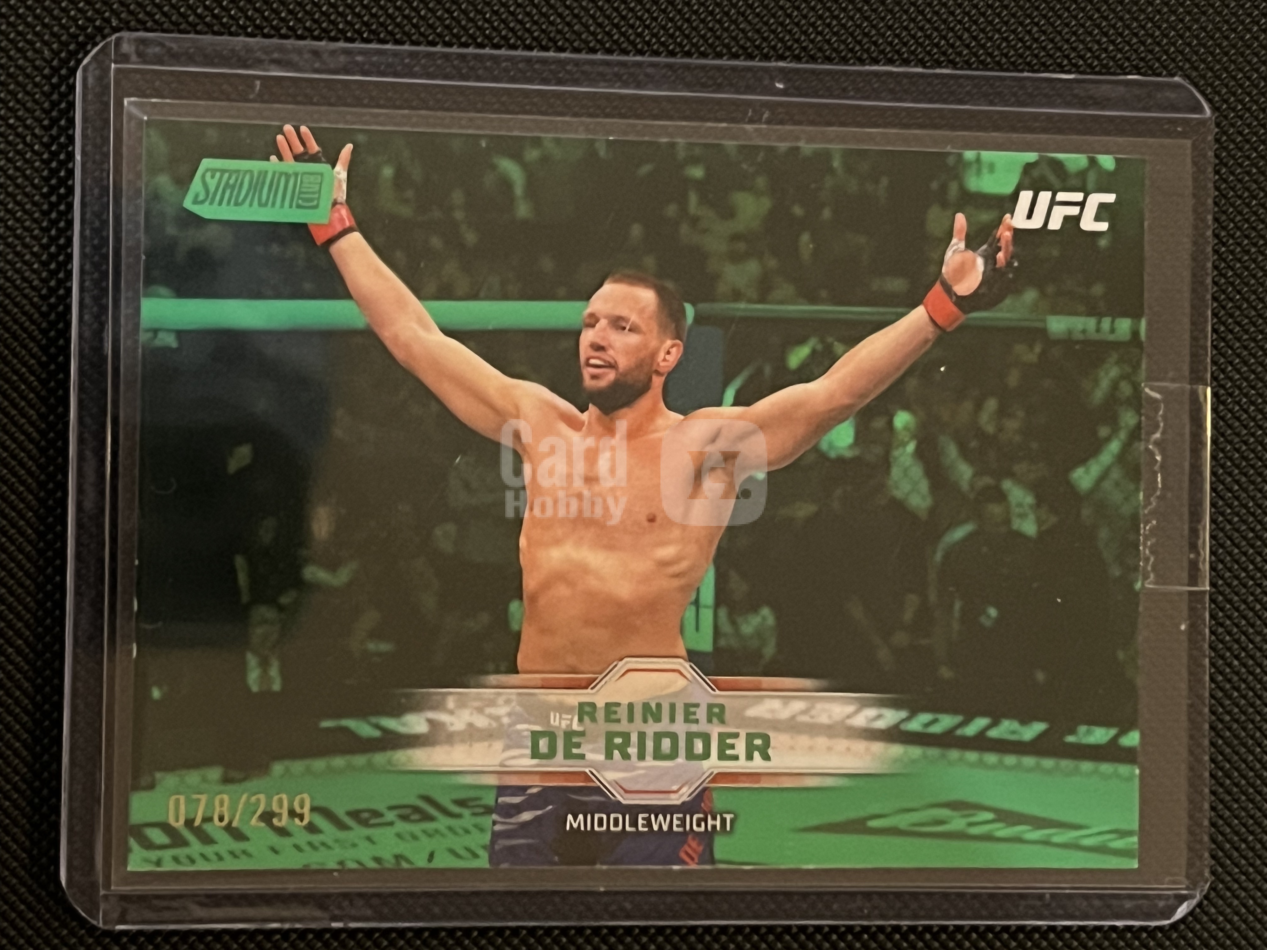 2026 Topps Stadium Club Reinier de Ridder #18 UFC 雷尼尔-德-里德尔 299编 绿平行 折射卡!!经典战斗选图 凑套必备!!